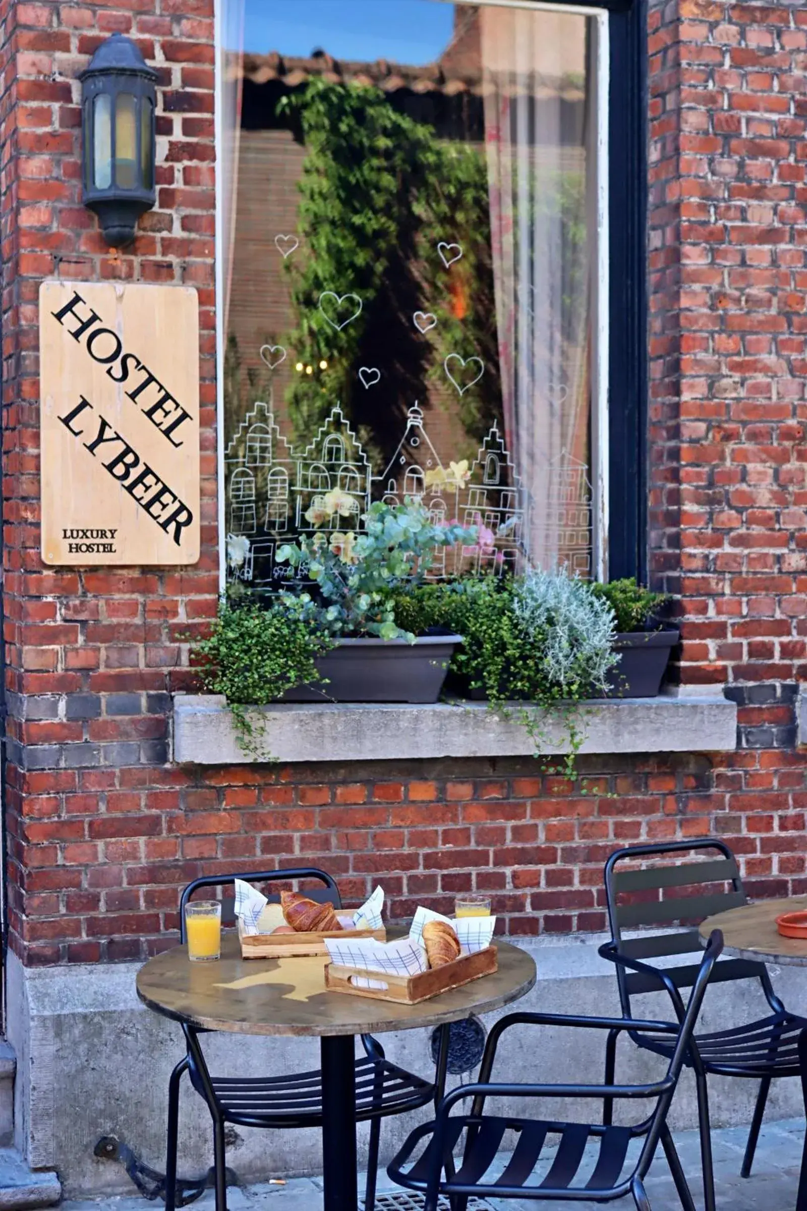 Standard Double Room with Shared Bathroom in Hostel Lybeer Private Rooms just for two! Standard Double Room with Shared Bathroom in Hostel Lybeer Private Rooms just for two!