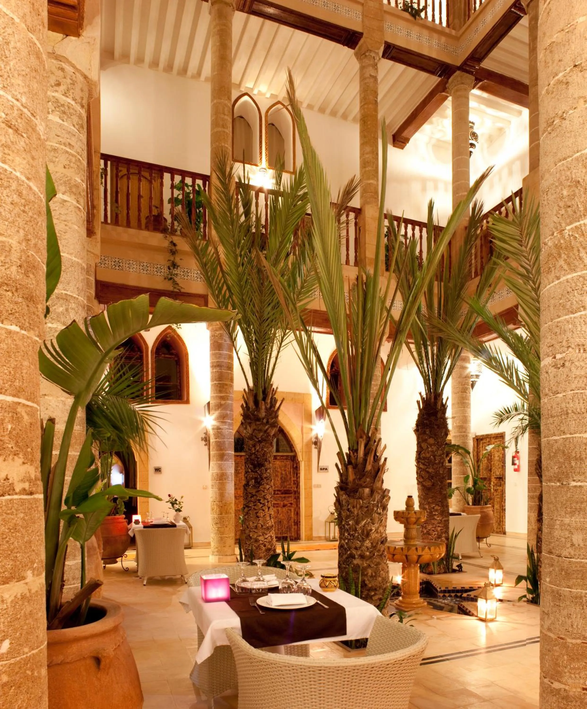 Restaurant/places to eat in Palais Des Remparts