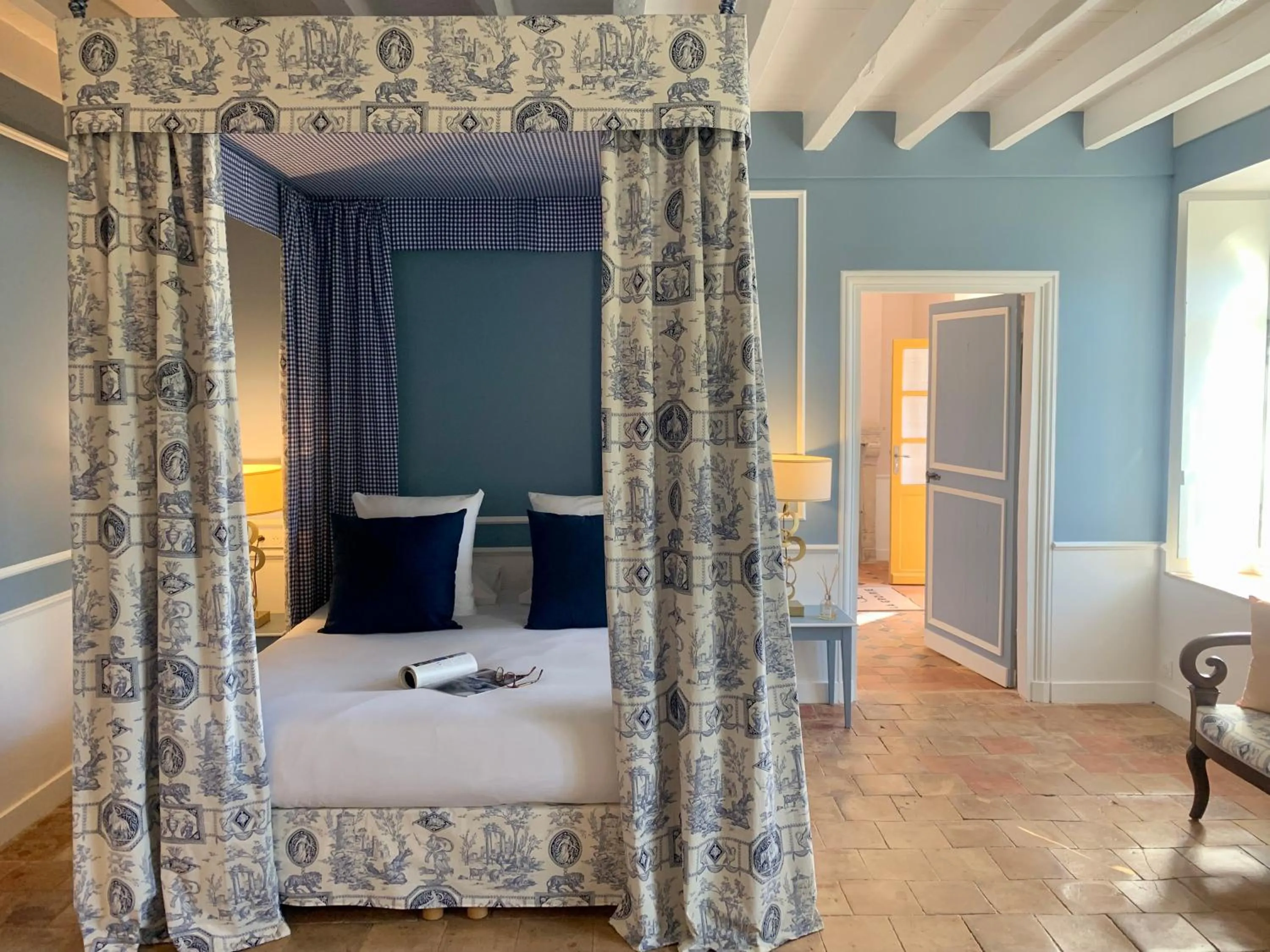 Photo of the whole room, Bed in Hôtel du Domaine de La Groirie - Le Mans