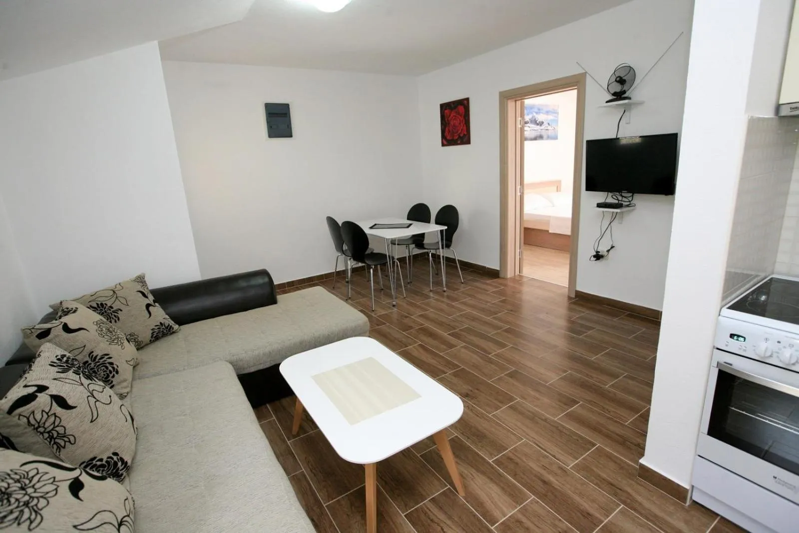 Photo of the whole room in Ruža Apartments Sea View