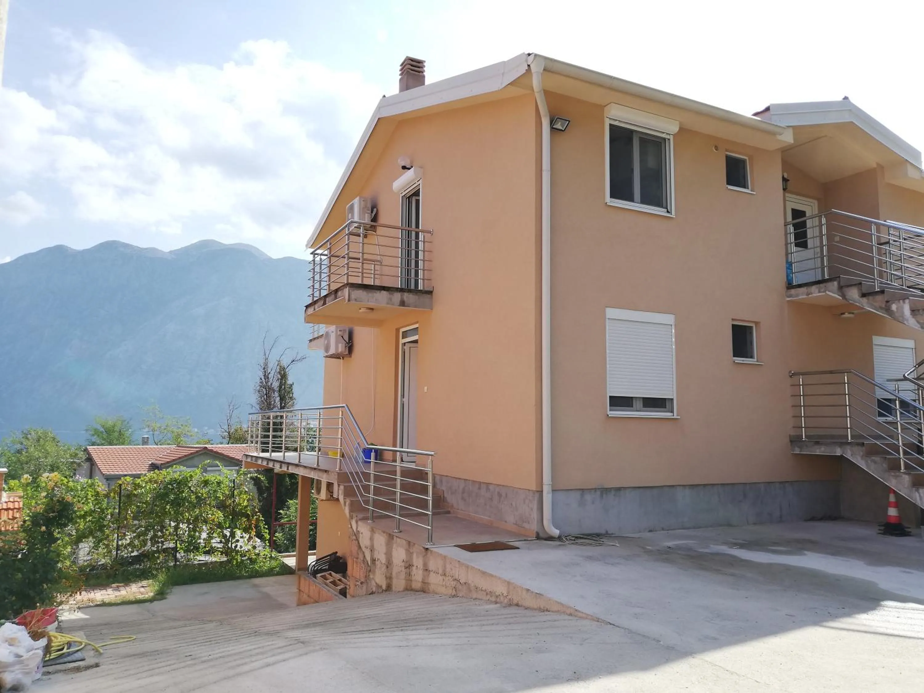 Property building in Ruža Apartments Sea View