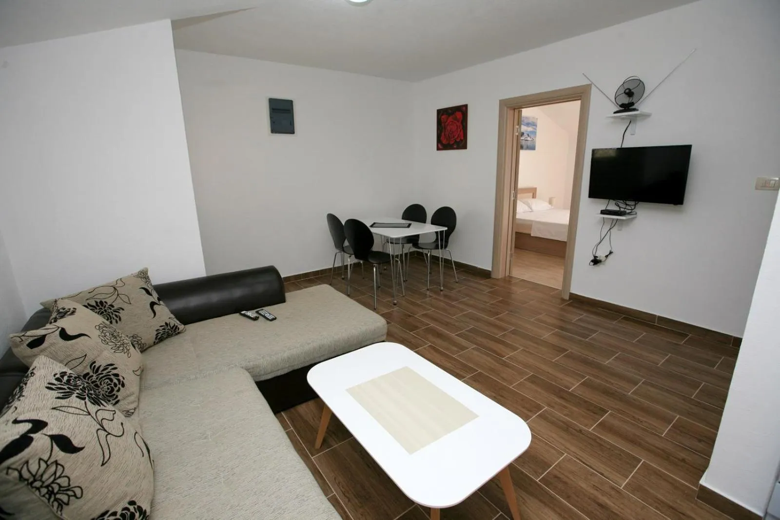 Photo of the whole room in Ruža Apartments Sea View