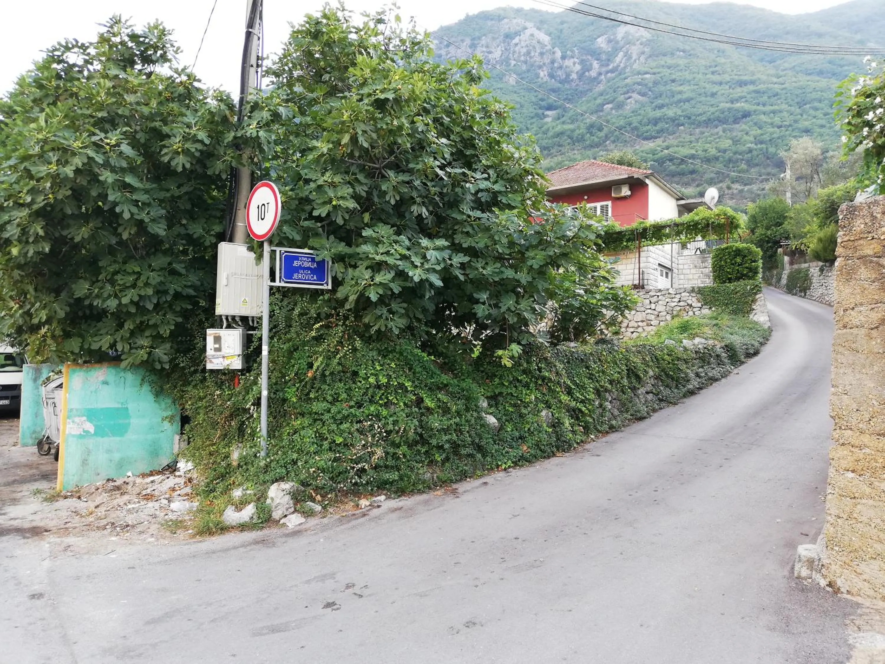 Neighbourhood in Ruža Apartments Sea View