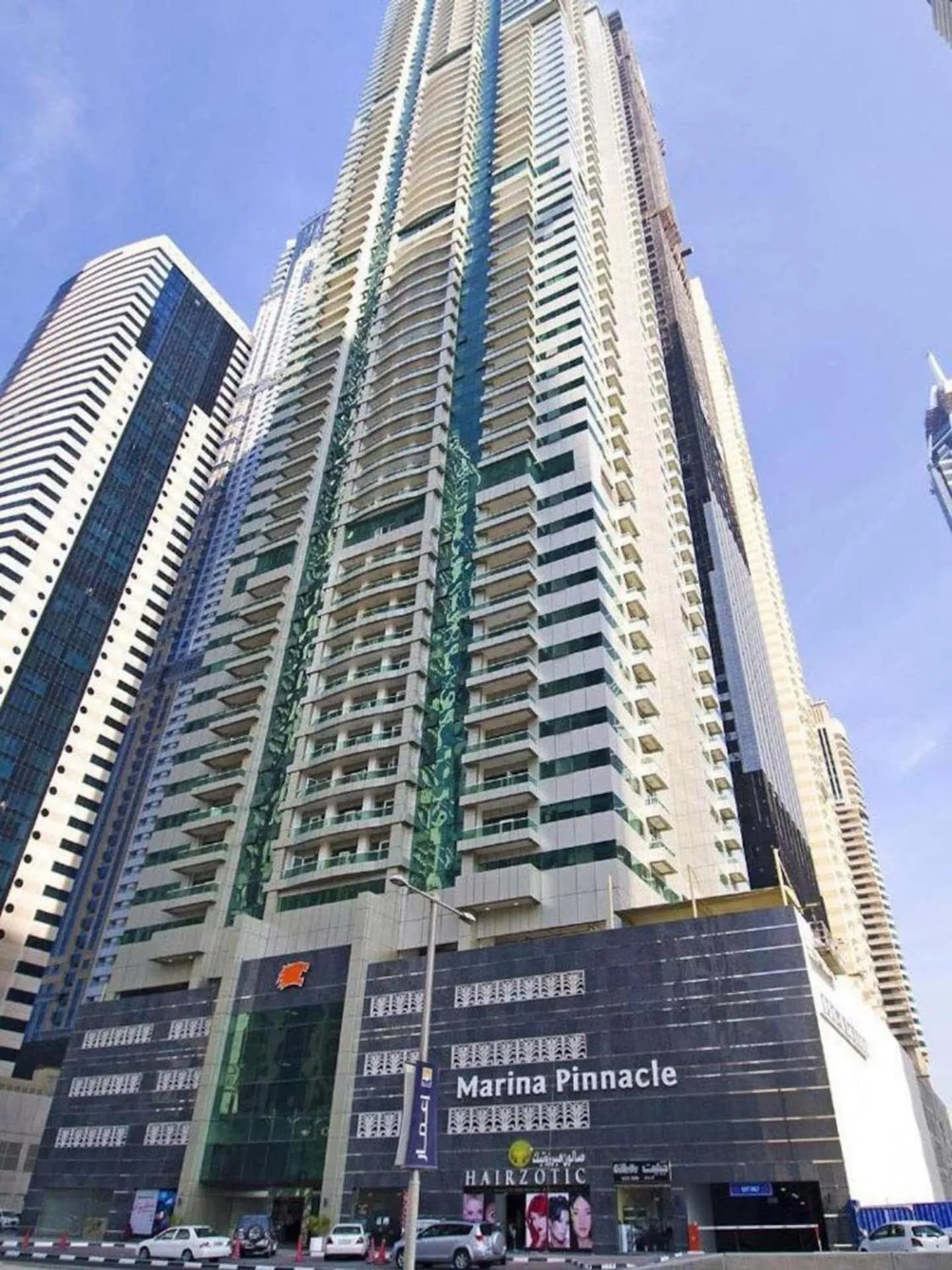 Gorgeous City And Sea Views From A High-rise Suite