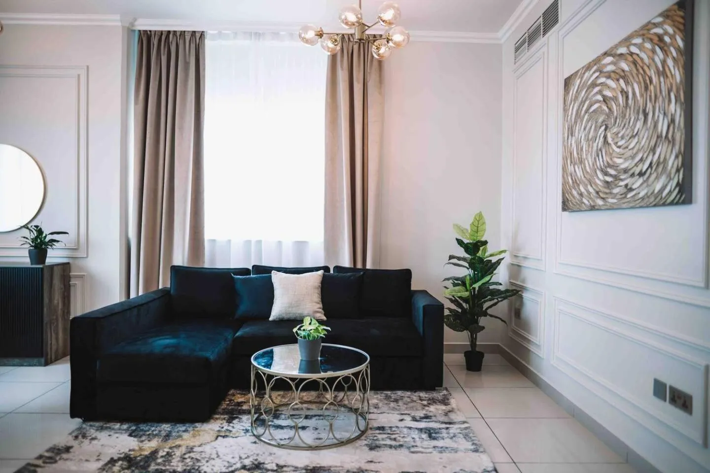 Gorgeous City And Sea Views From A High-rise Suite