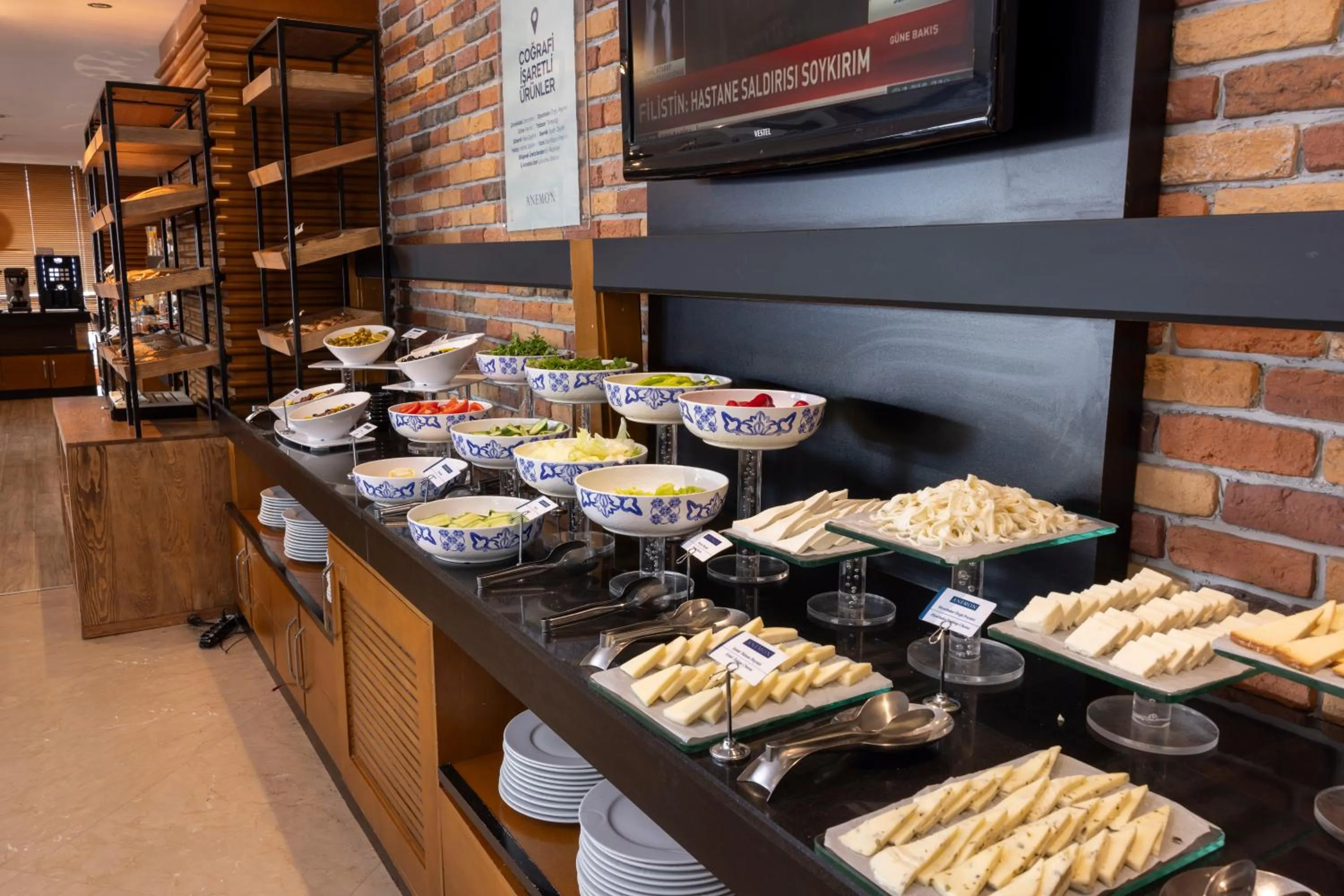 Buffet breakfast in Anemon Kent Çiğli Otel