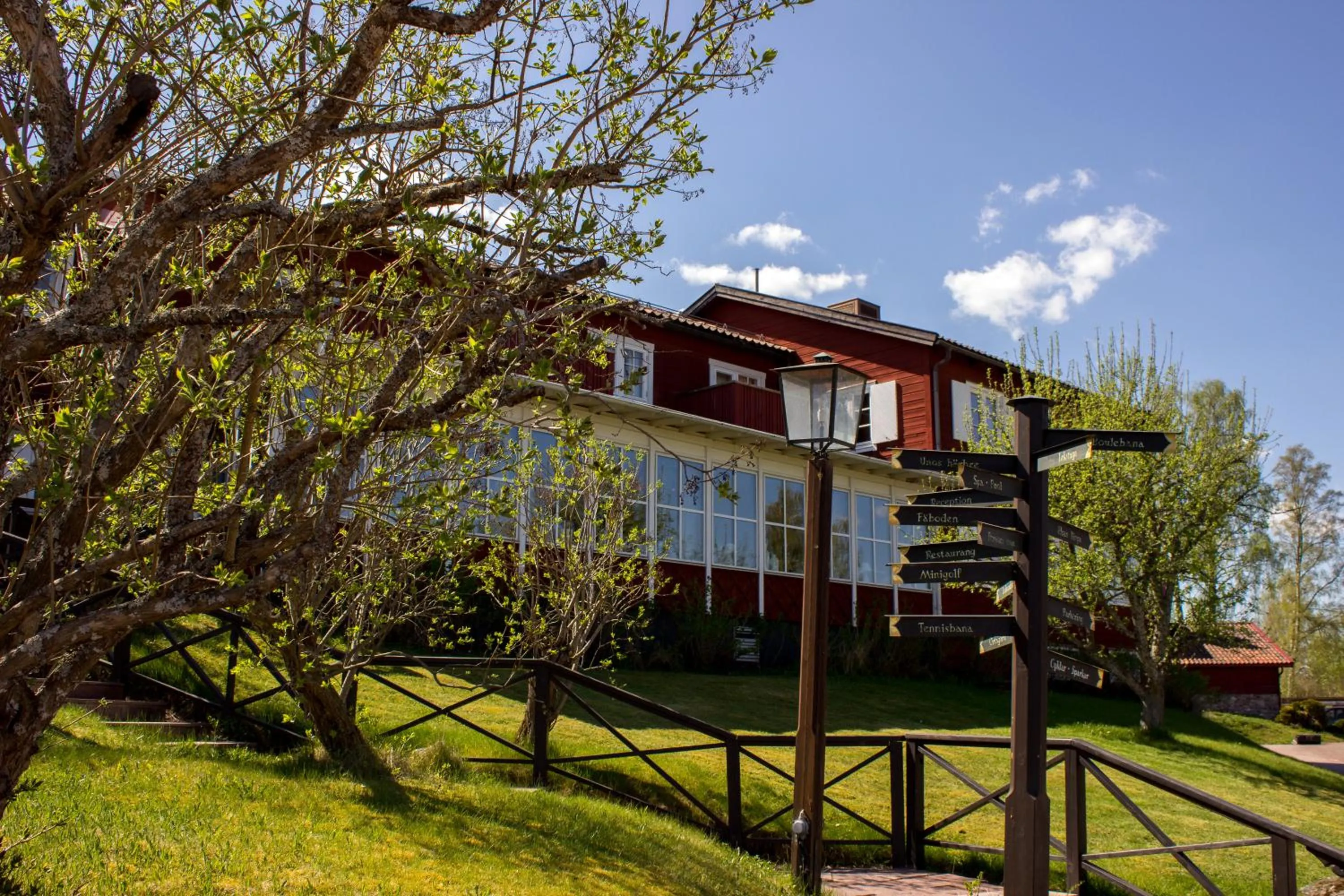 Property building in Hotell Gyllene Hornet