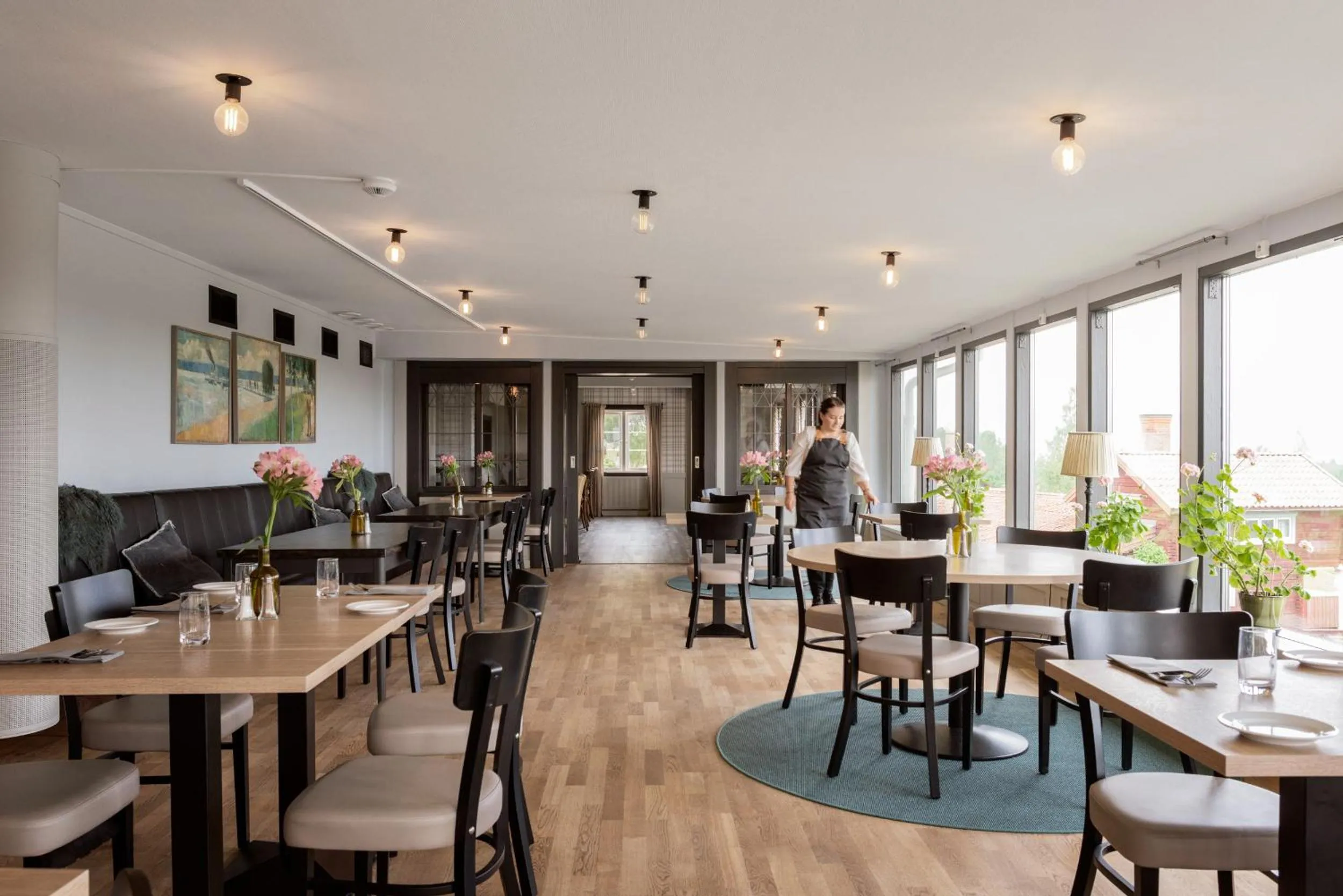 Staff in Hotell Gyllene Hornet