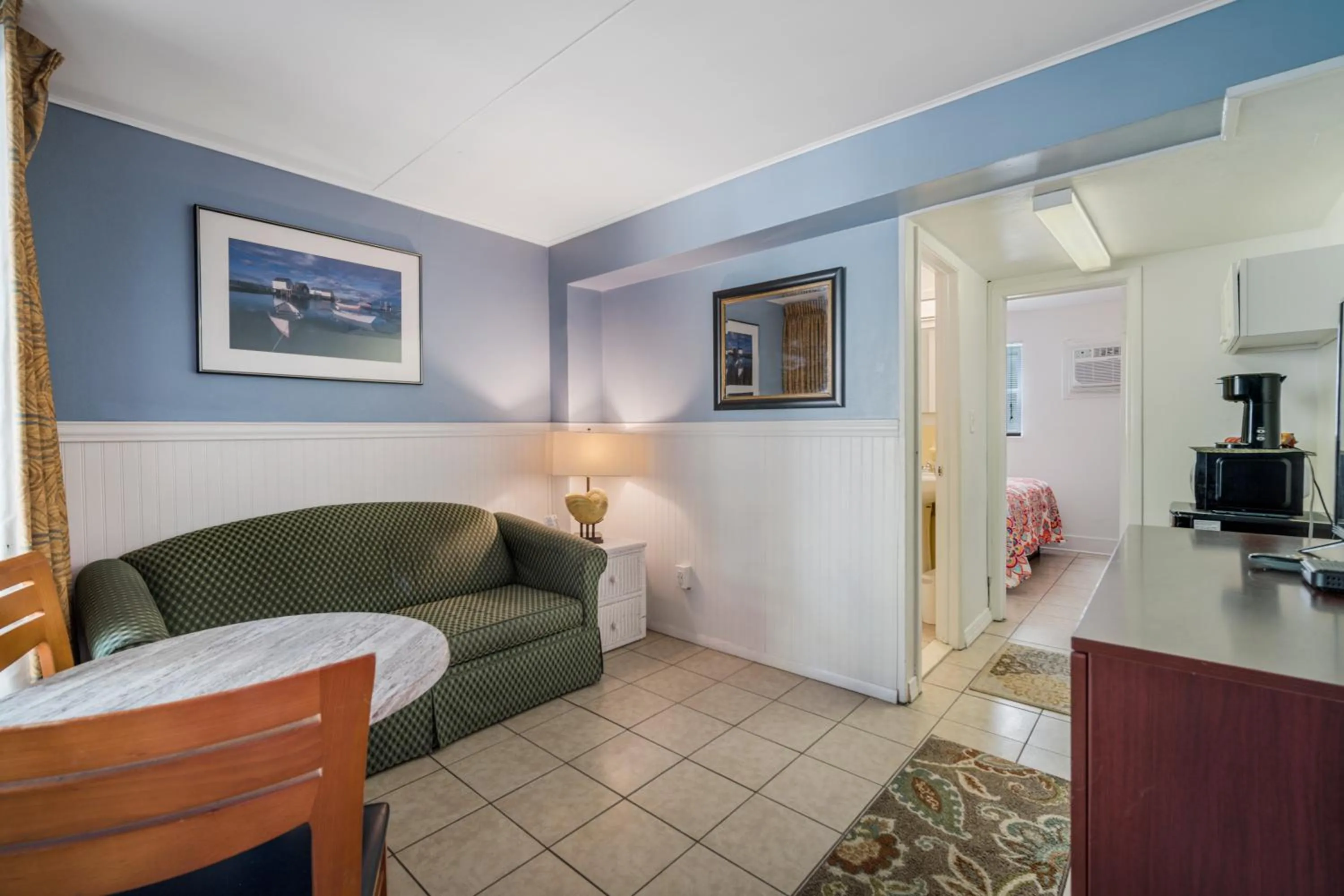 Living room in Sahara Motel