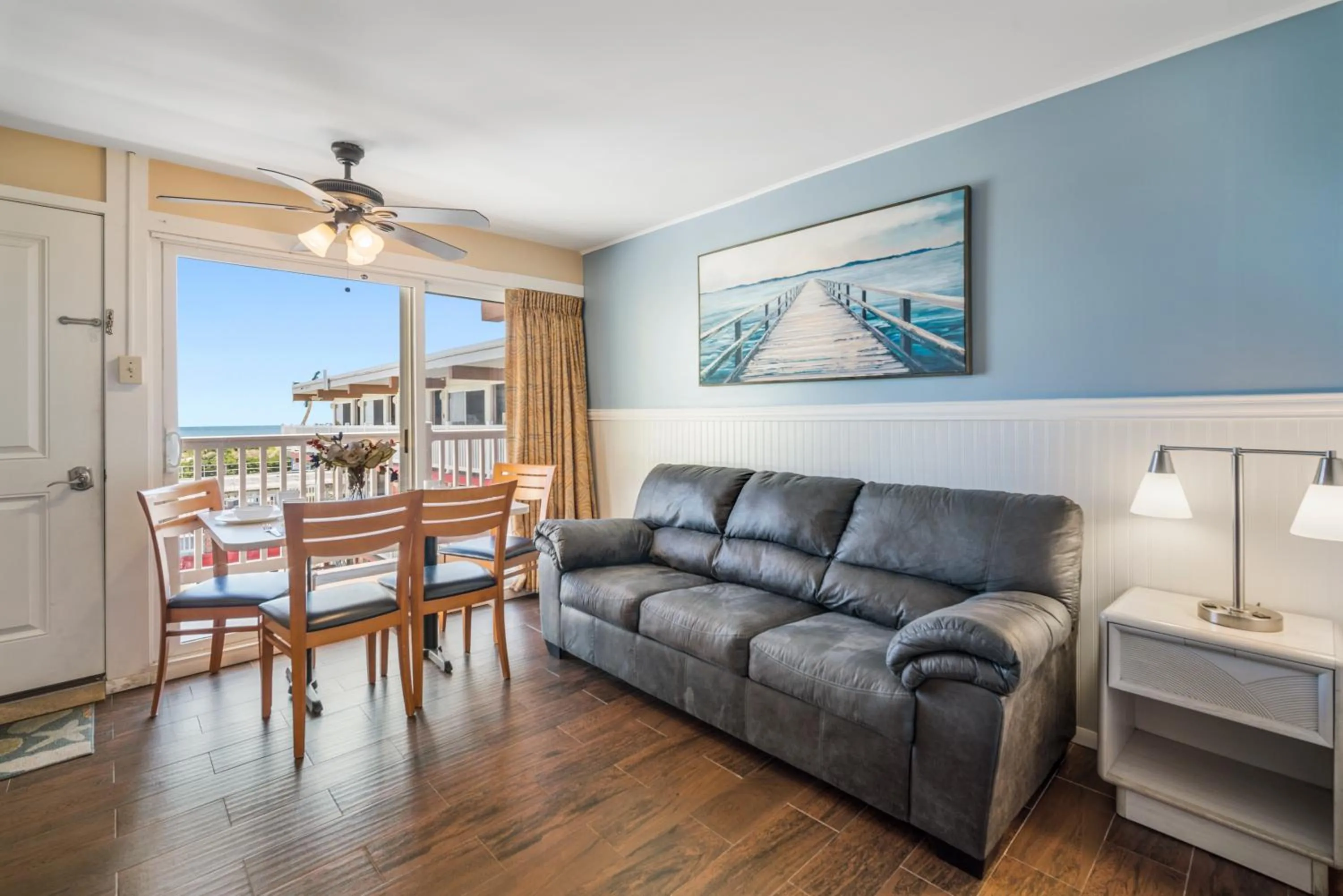 Living room in Sahara Motel