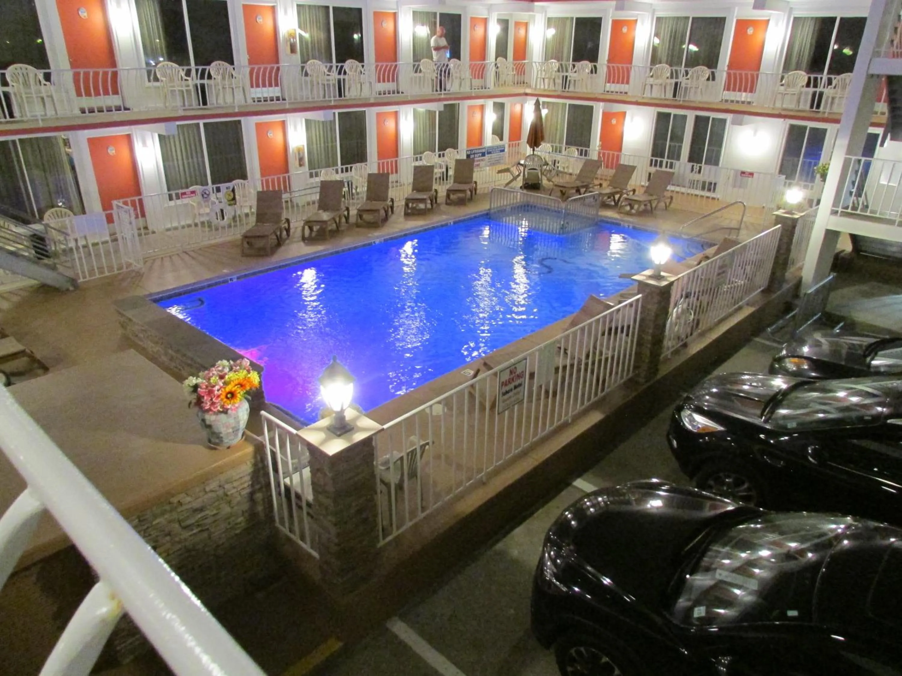 Swimming pool in Sahara Motel