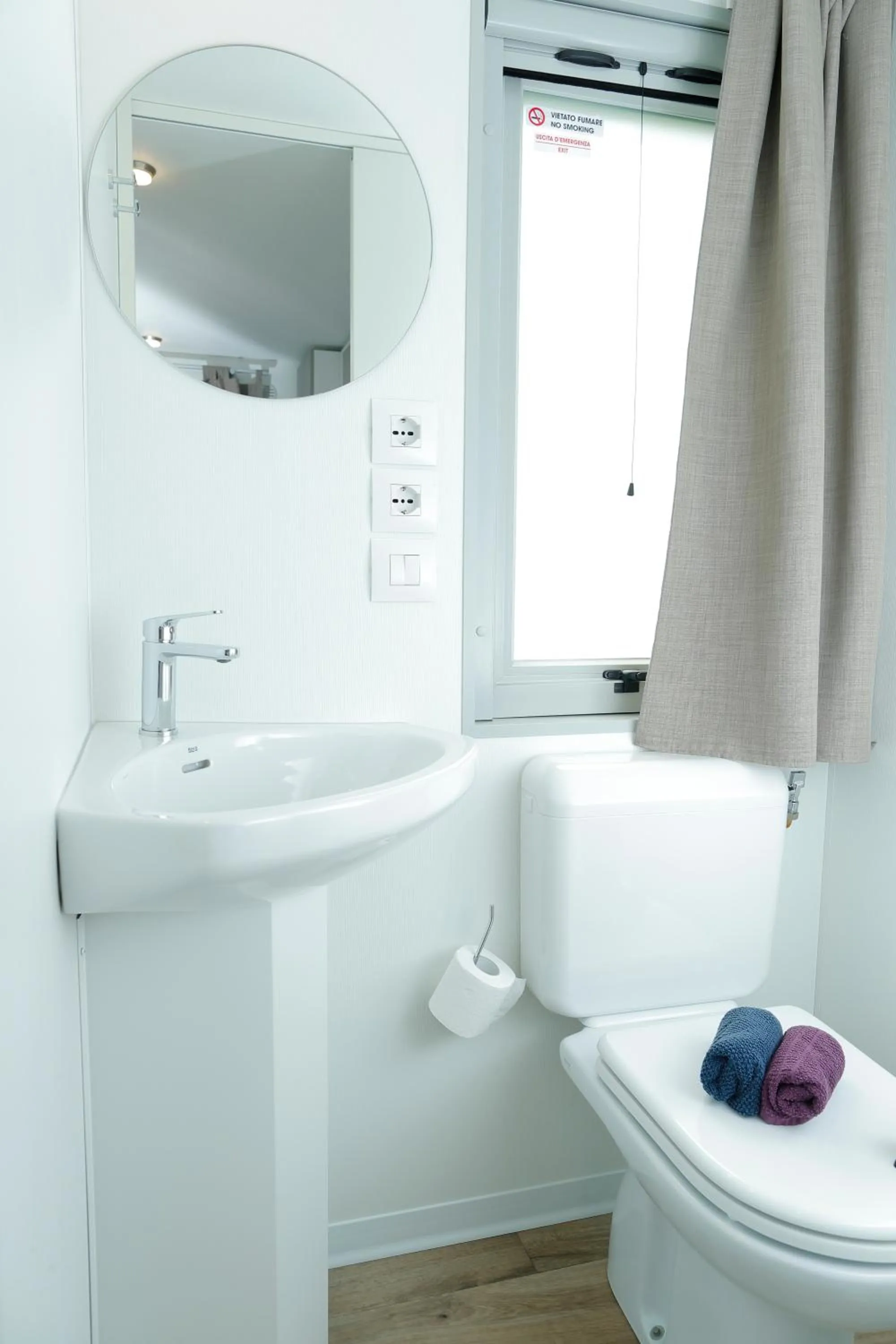 Toilet in hu I Pini village