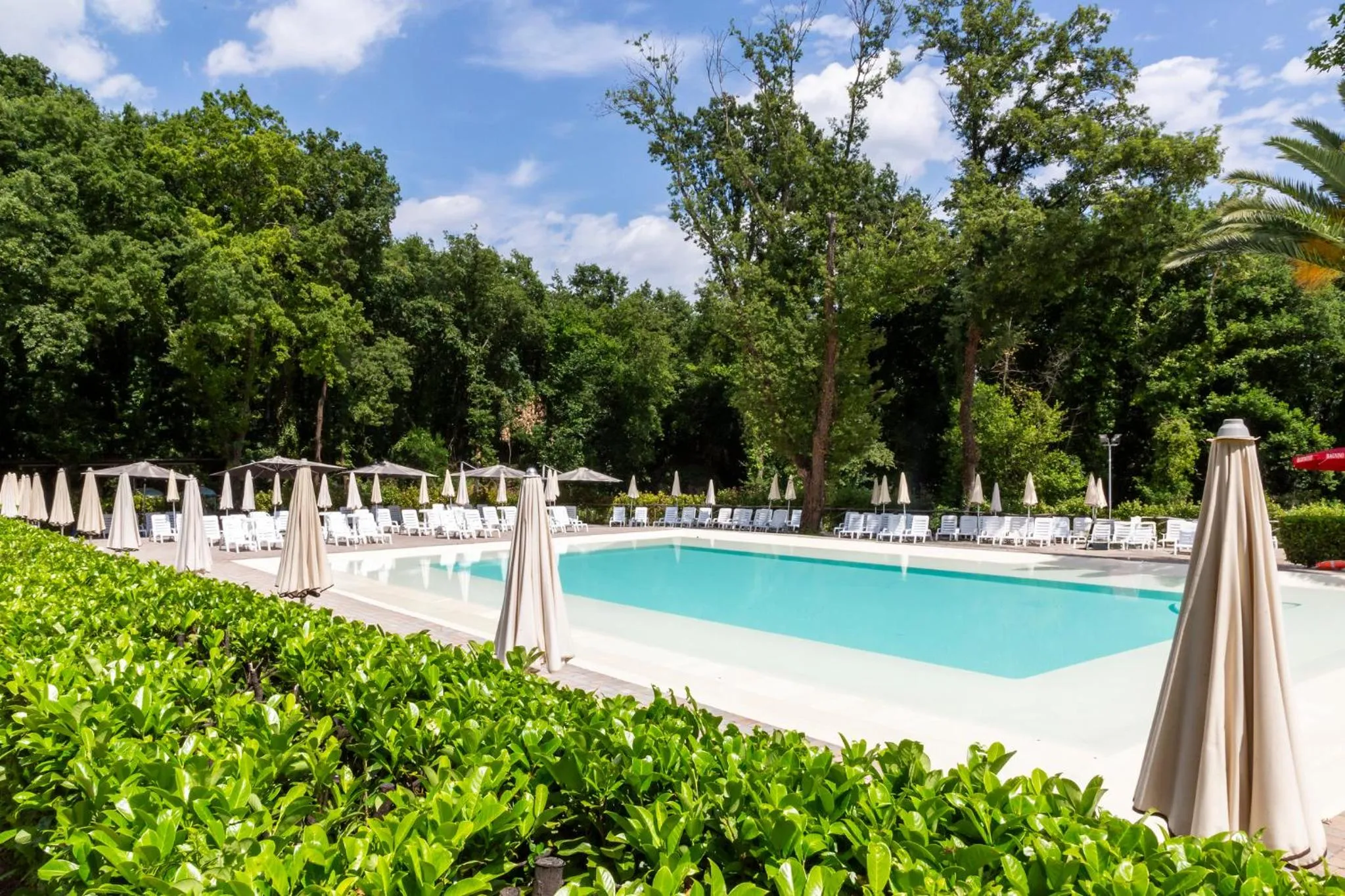 Pool view in hu I Pini village