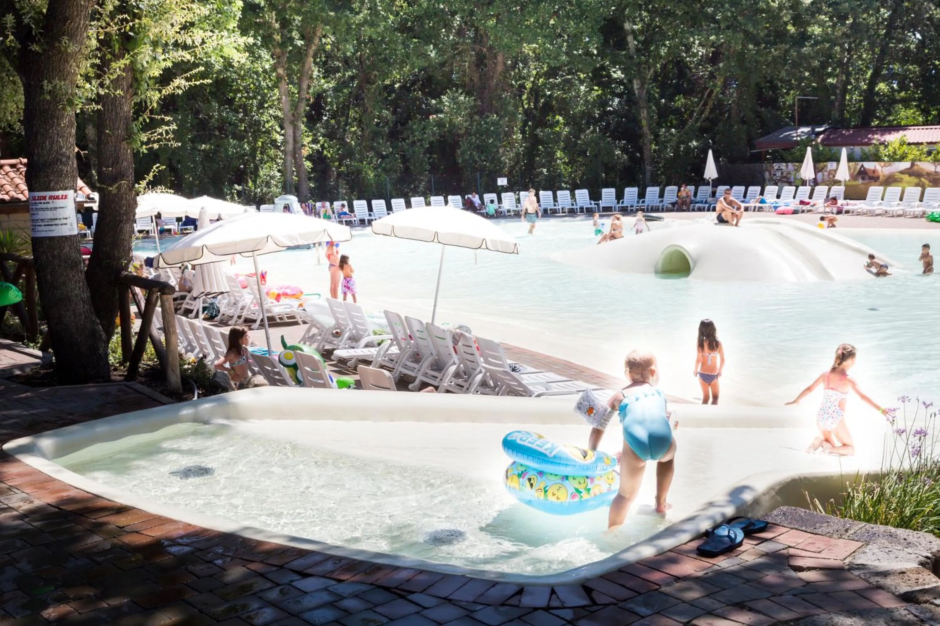 People in hu I Pini village