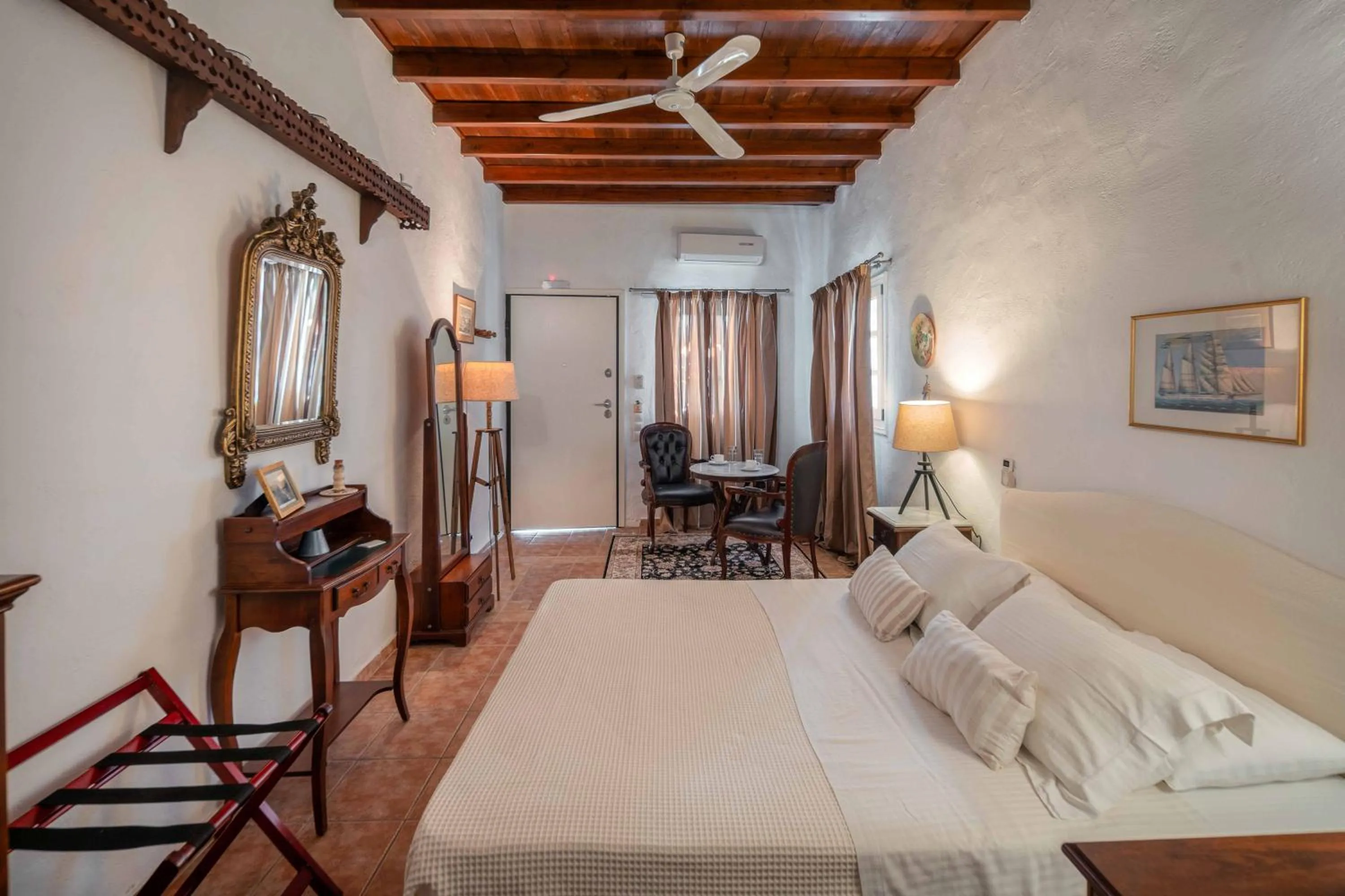 Photo of the whole room, Bed in Studios Kilindra