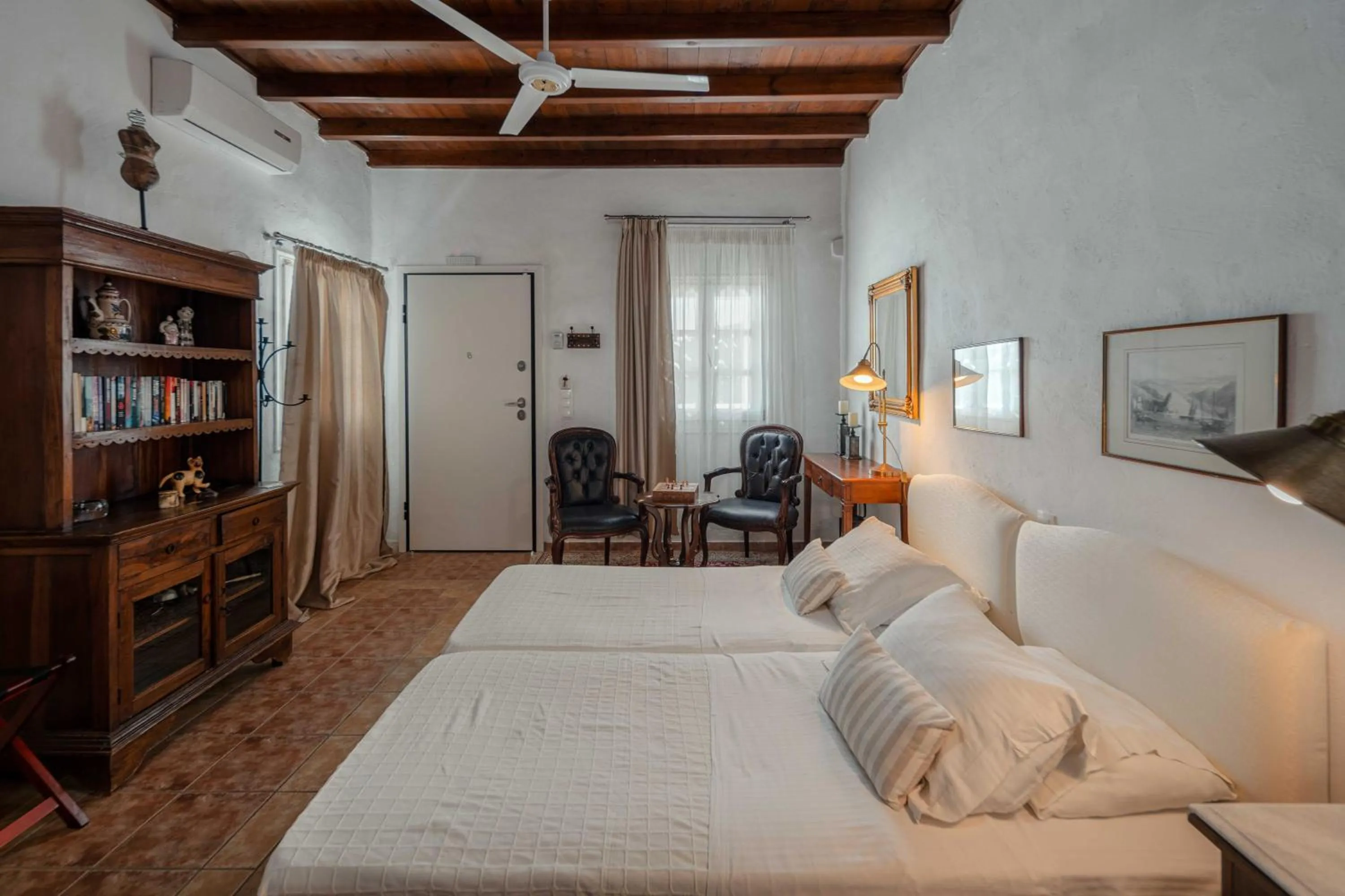 Photo of the whole room, Bed in Studios Kilindra