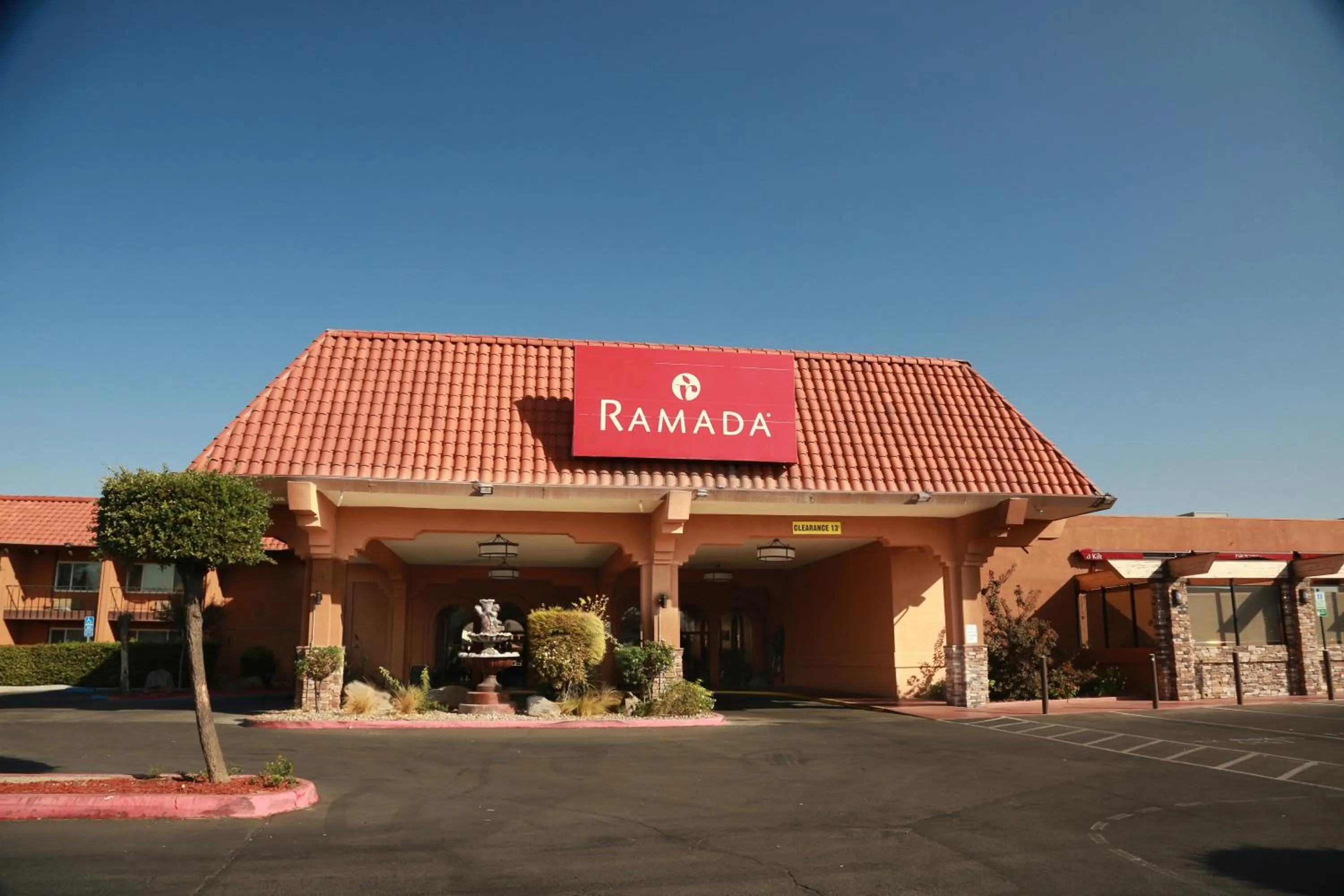 Property building in Ramada by Wyndham Fresno North