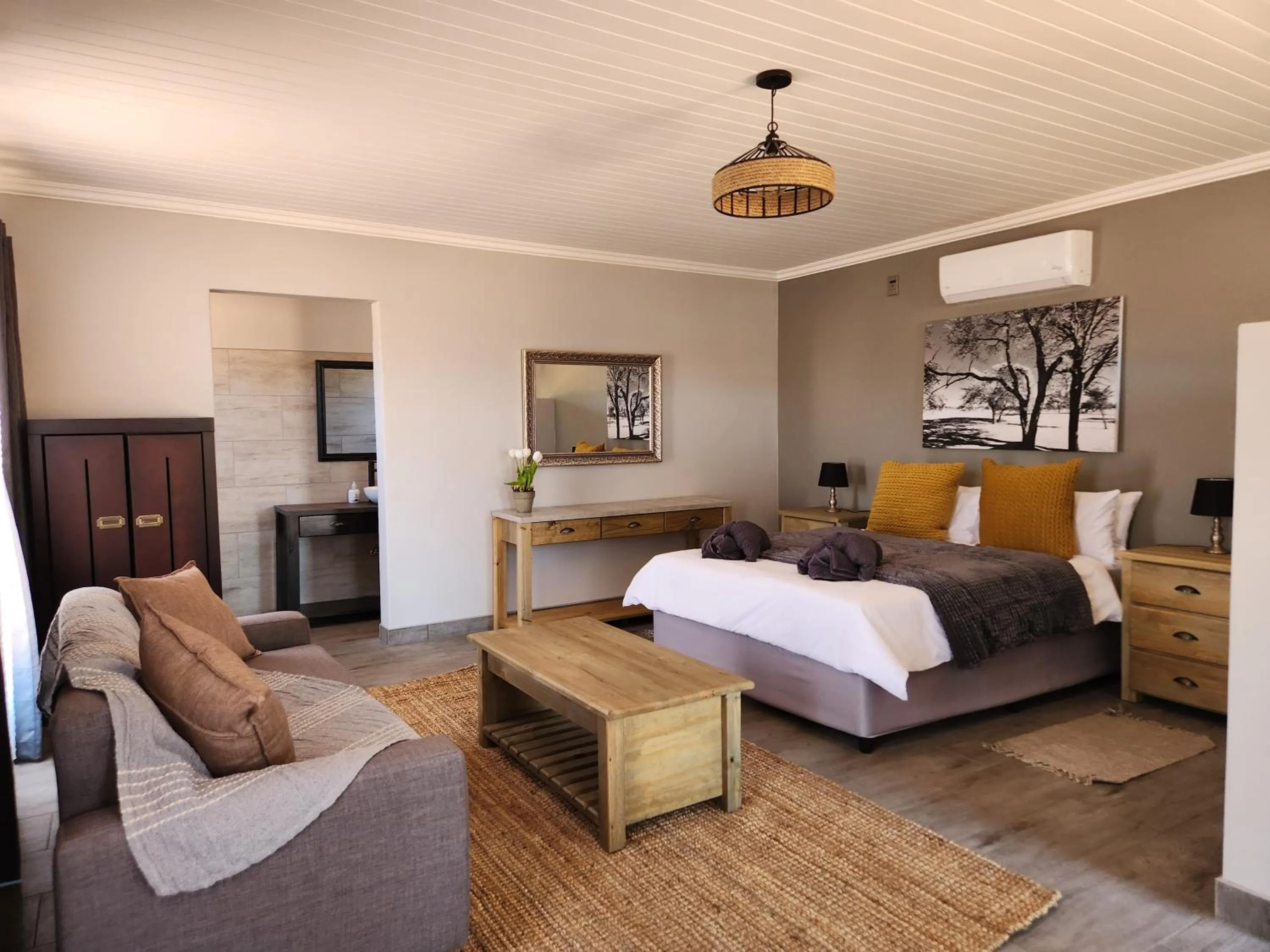 Executive Chalet - single occupancy in Jansen Kalahari Guest Farm
