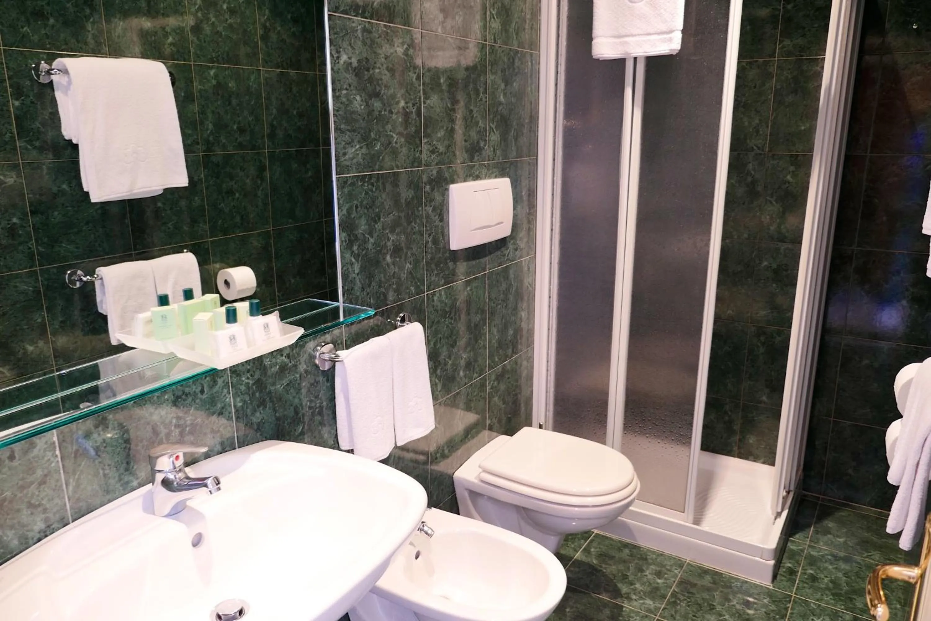 Shower in Villa Miravalle