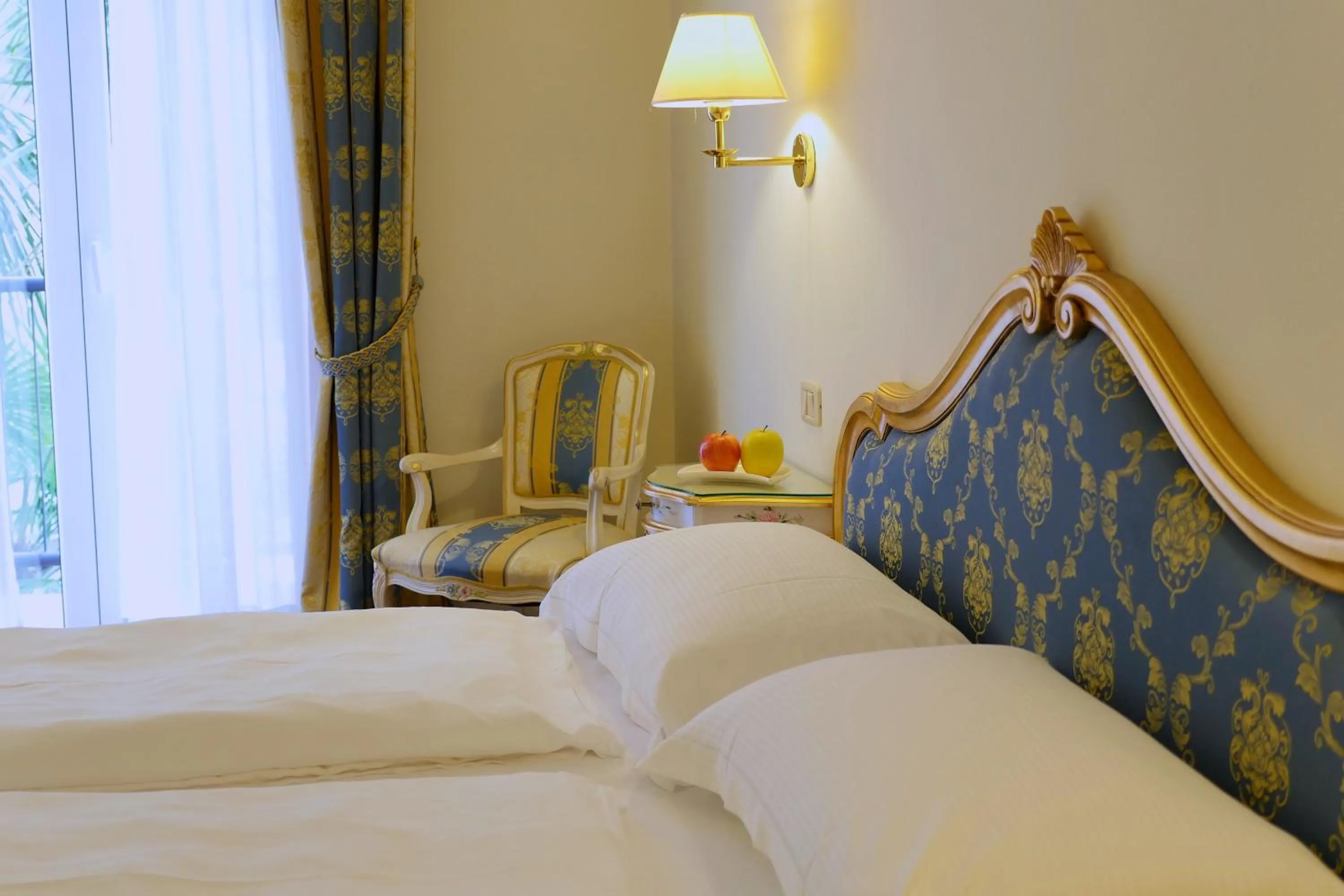 Bed in Villa Miravalle