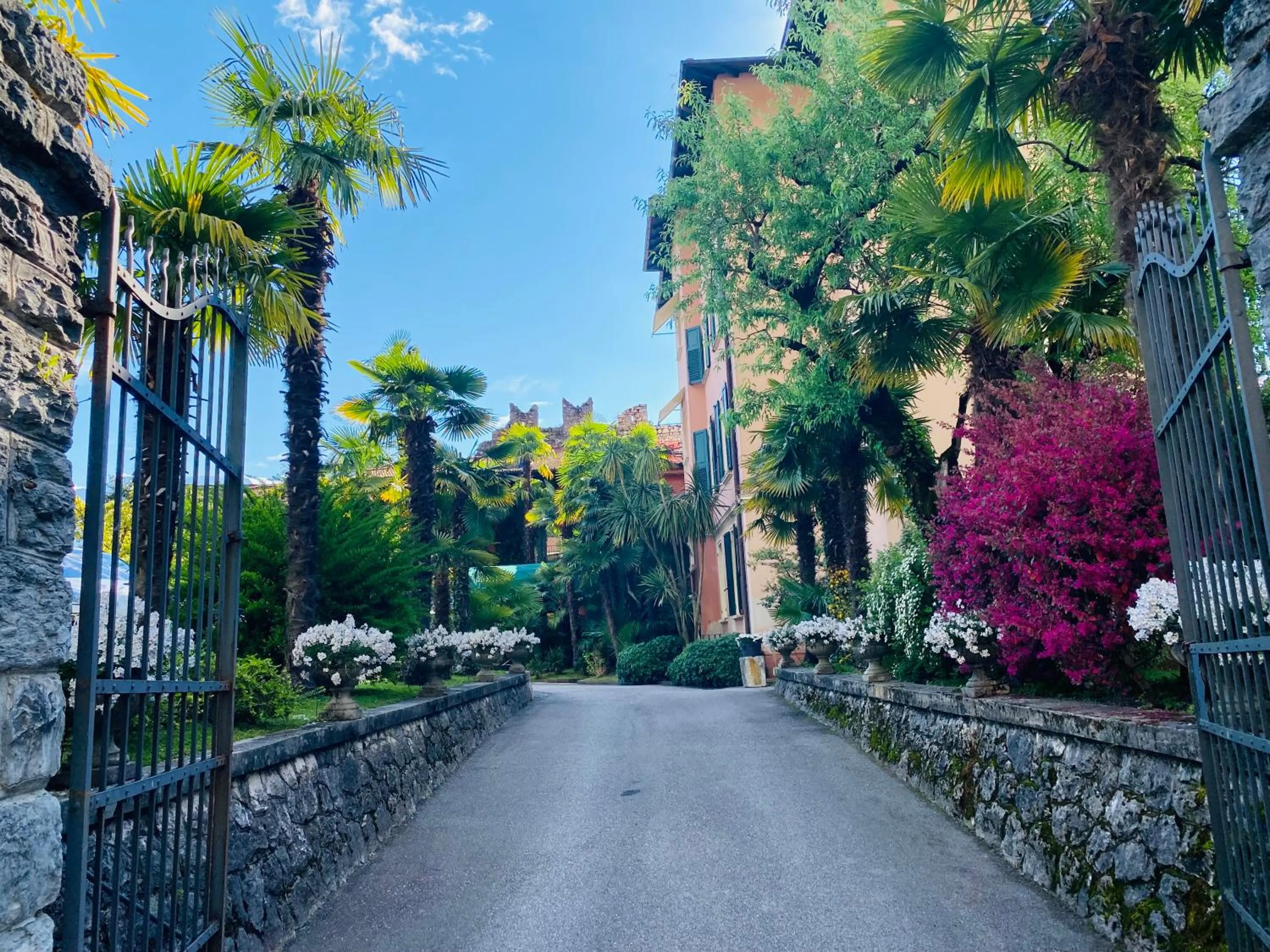 Property building in Villa Miravalle