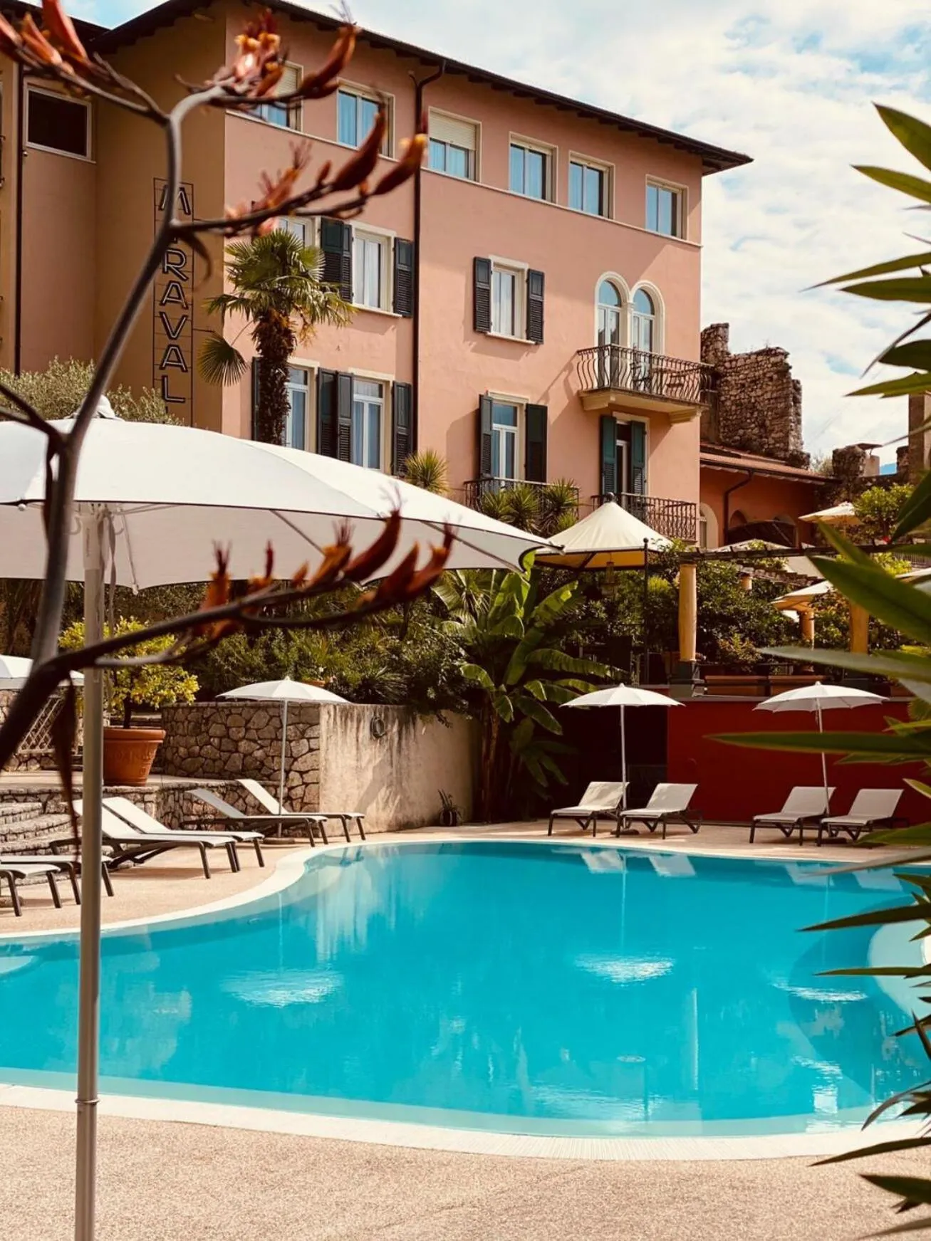 Property building in Villa Miravalle