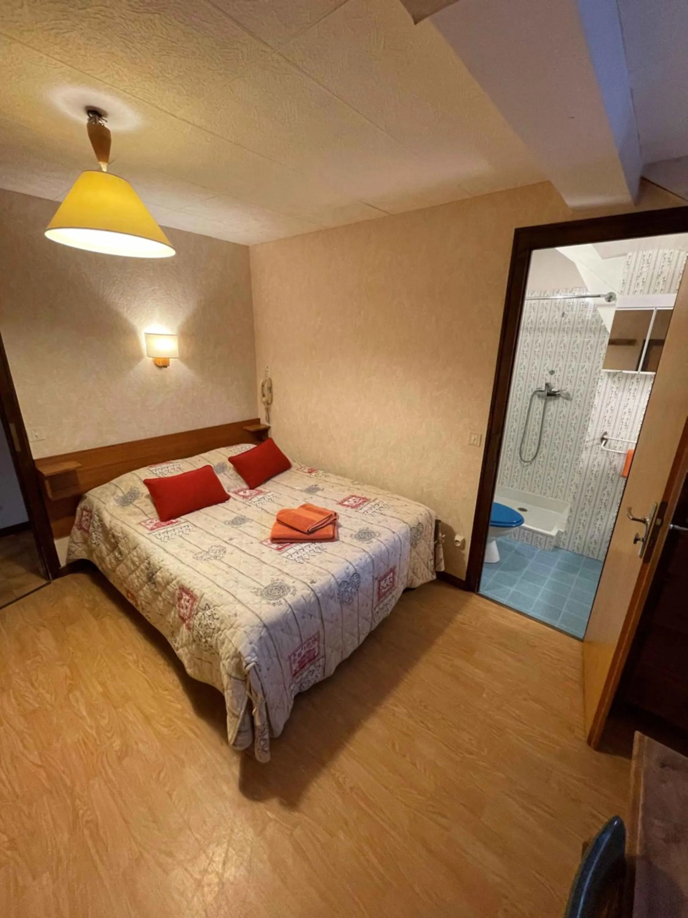 Bedroom, Bed in Logis Hotel & Spa Beau-Site