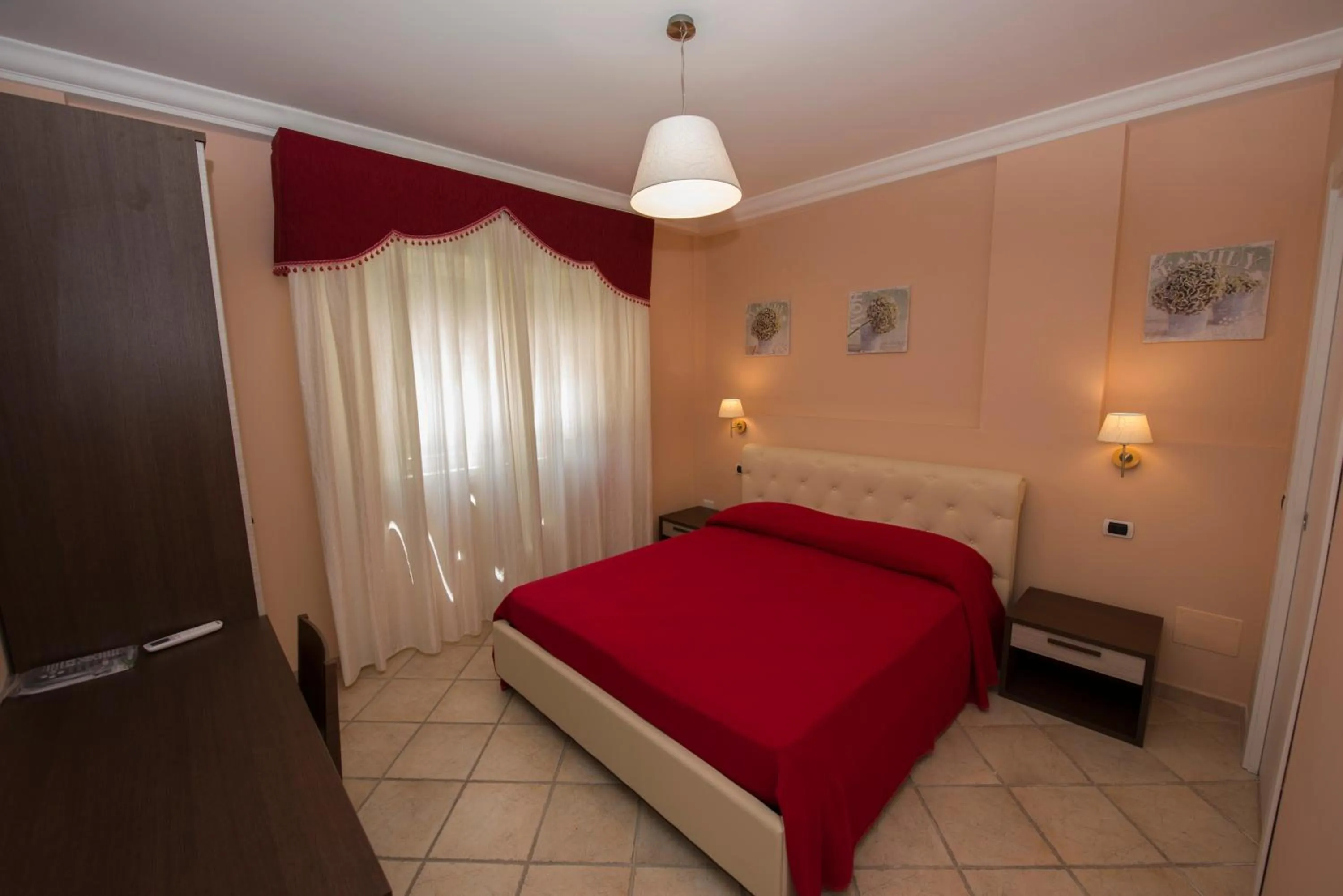 Photo of the whole room, Bed in Passo del Cavaliere