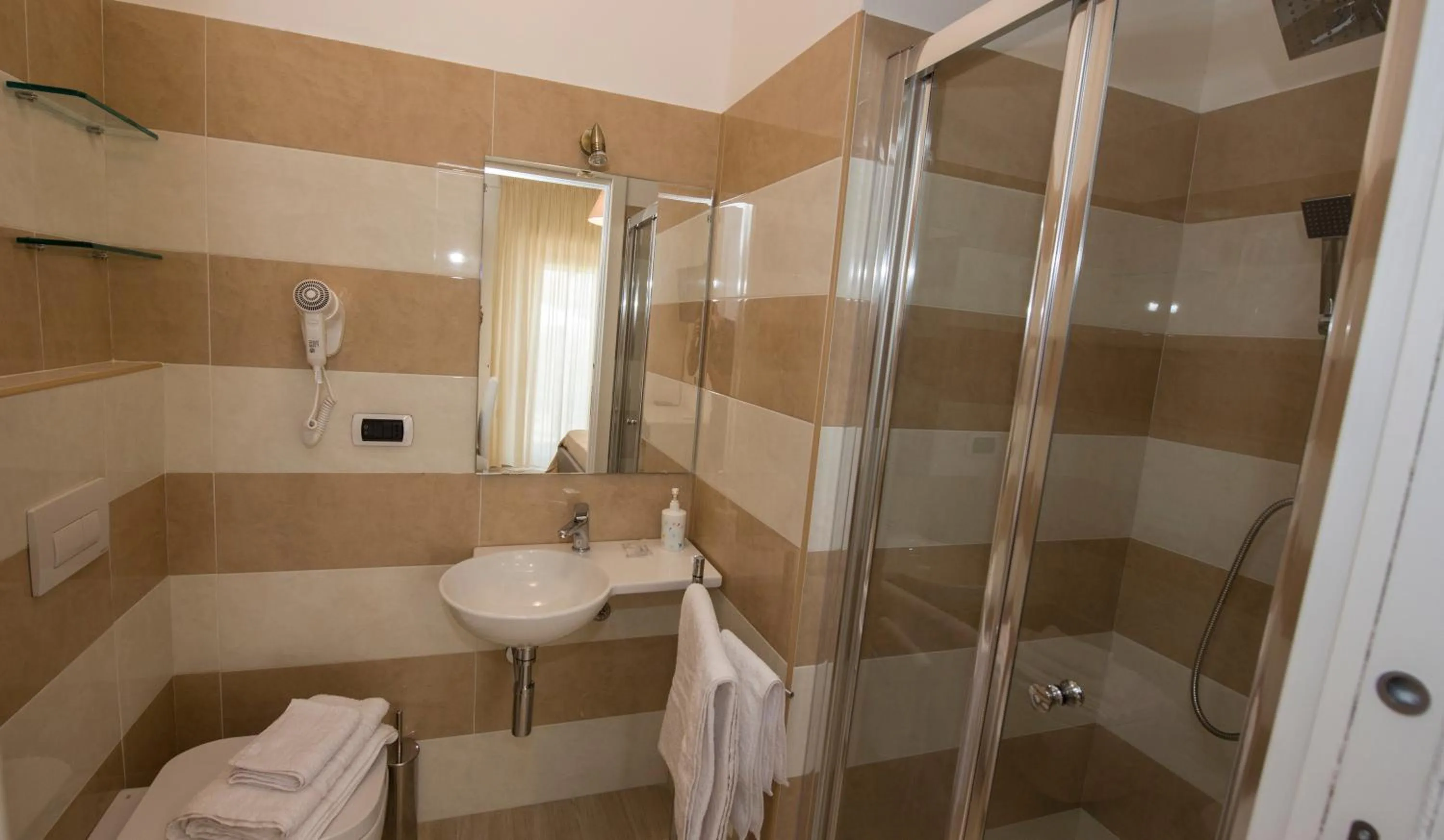 Shower in Passo del Cavaliere