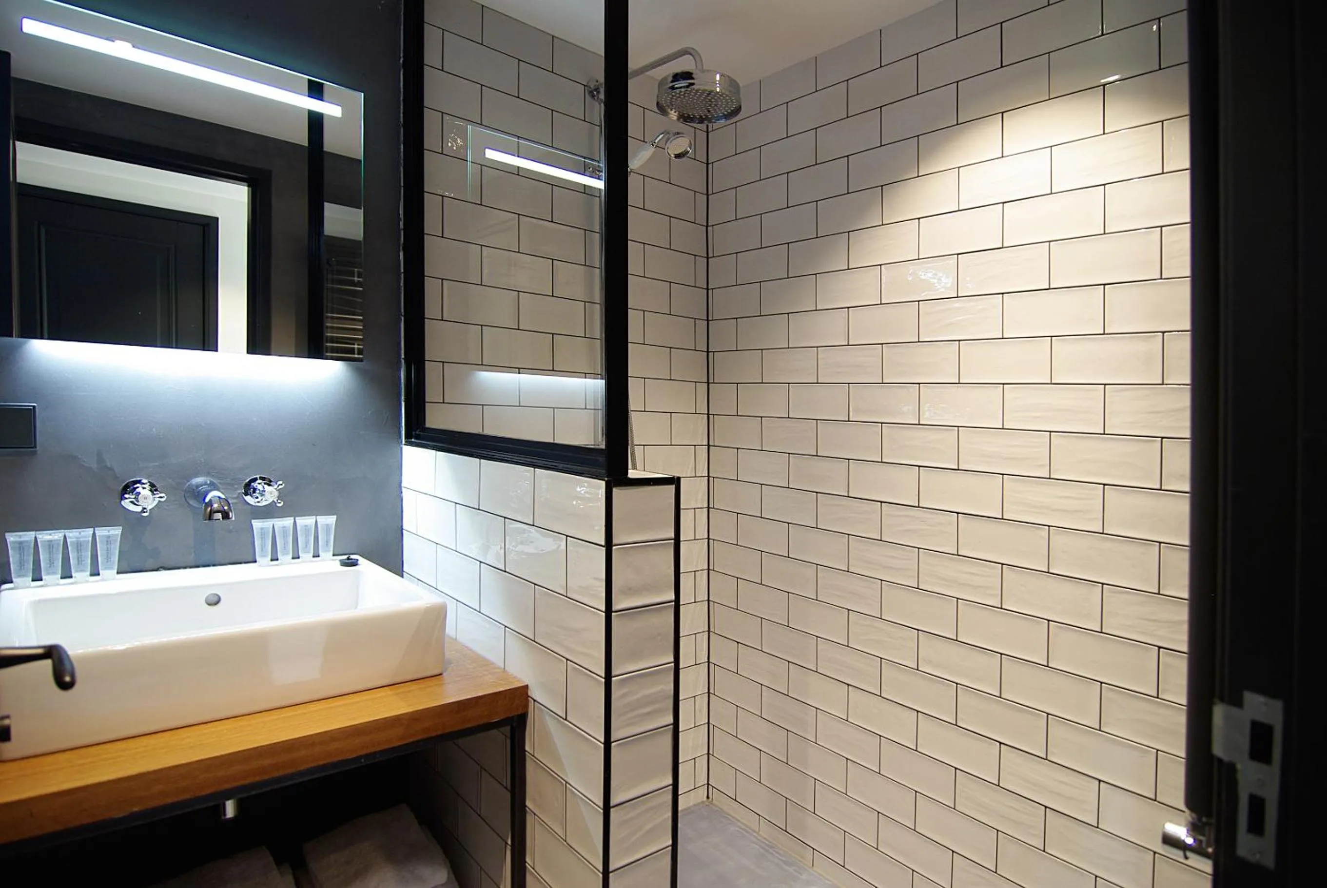 Shower in Authentic Farmhouse - De Vergulden Eenhoorn