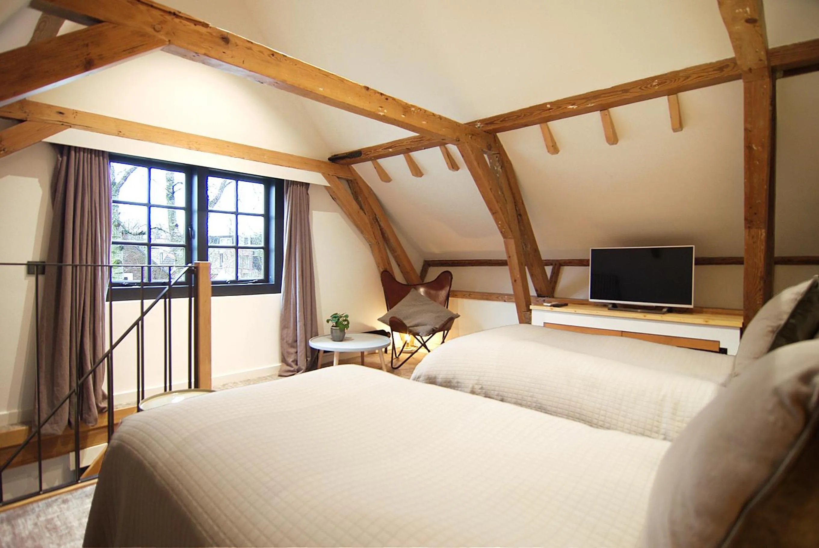 Bed in Authentic Farmhouse - De Vergulden Eenhoorn