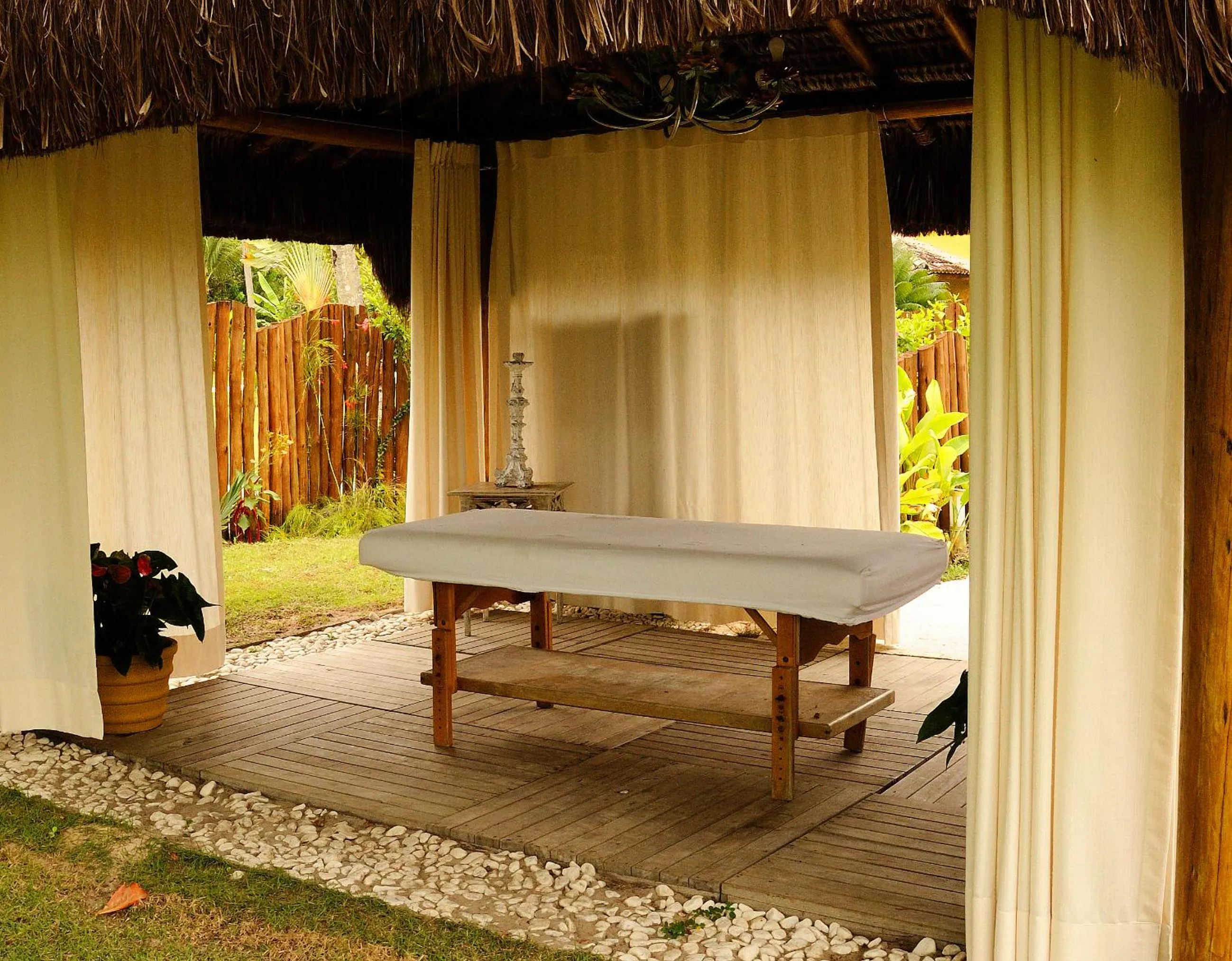 Massage in Villa dos Corais