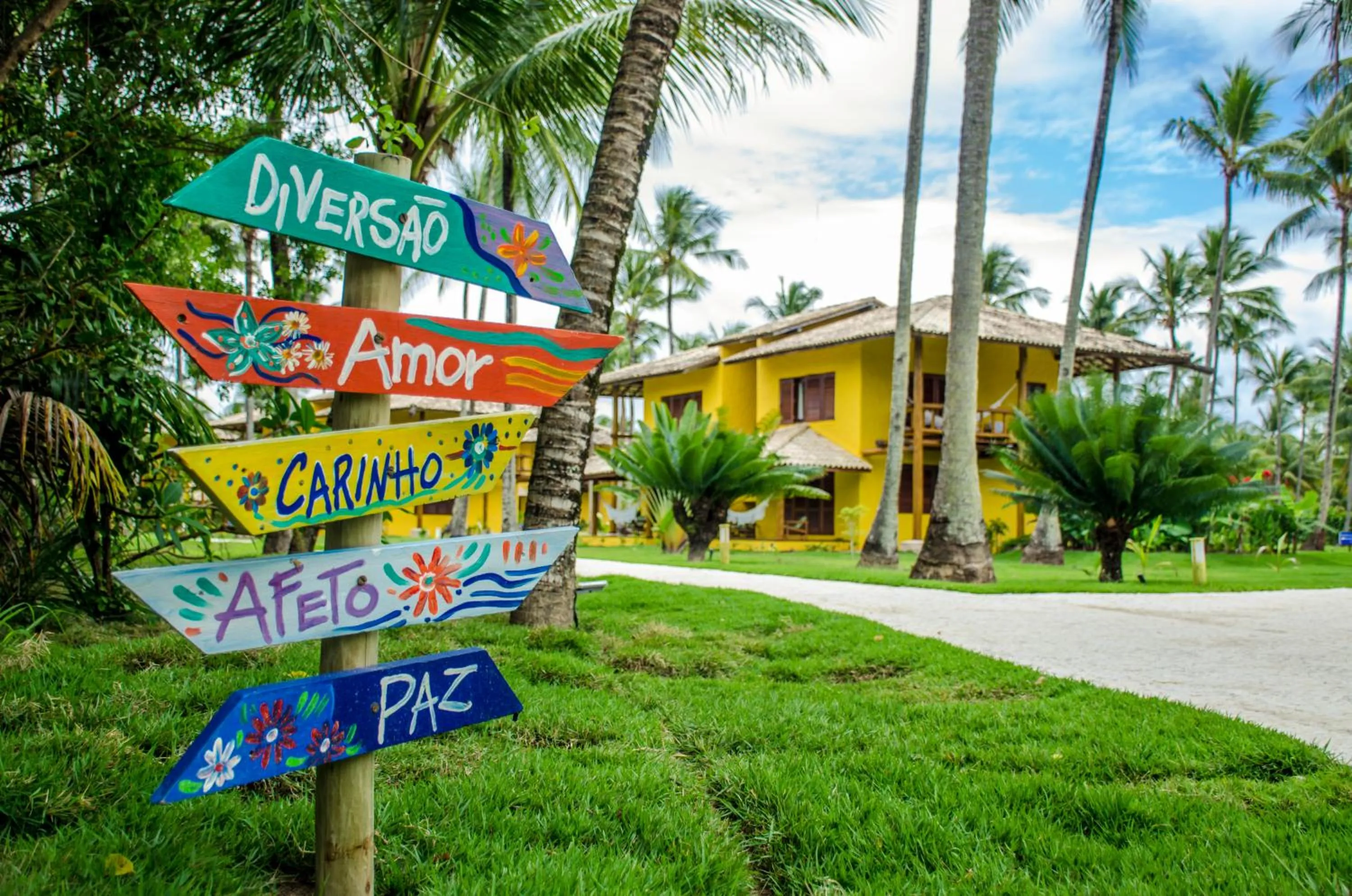 Facade/entrance in Villa dos Corais