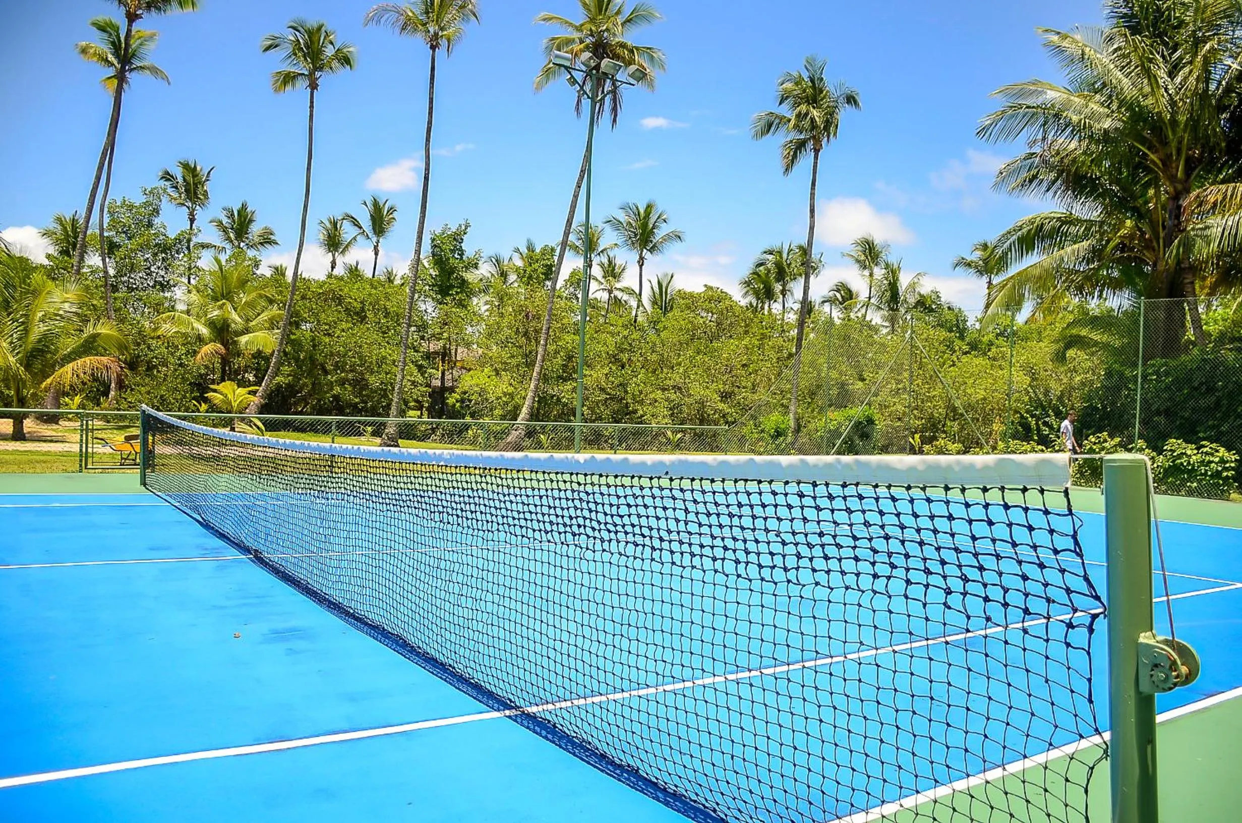 Tennis court in Villa dos Corais