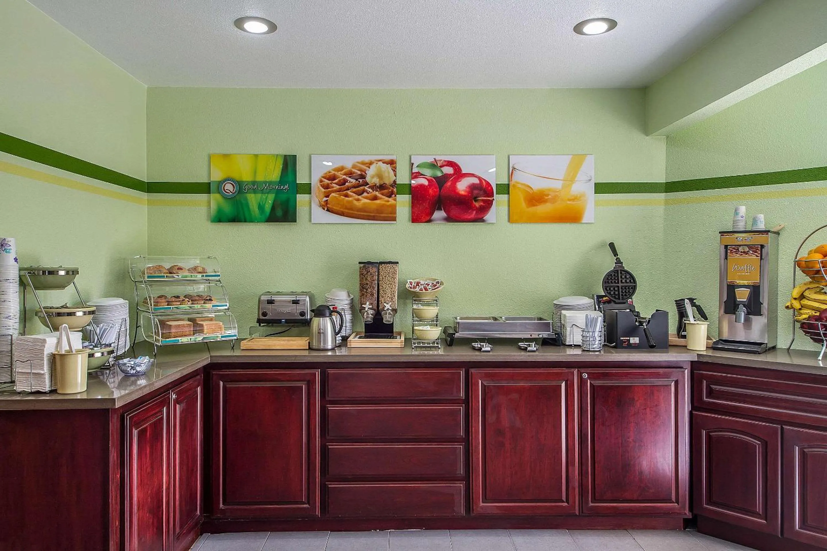 Restaurant/places to eat in Quality Inn & Suites Capitola By the Sea