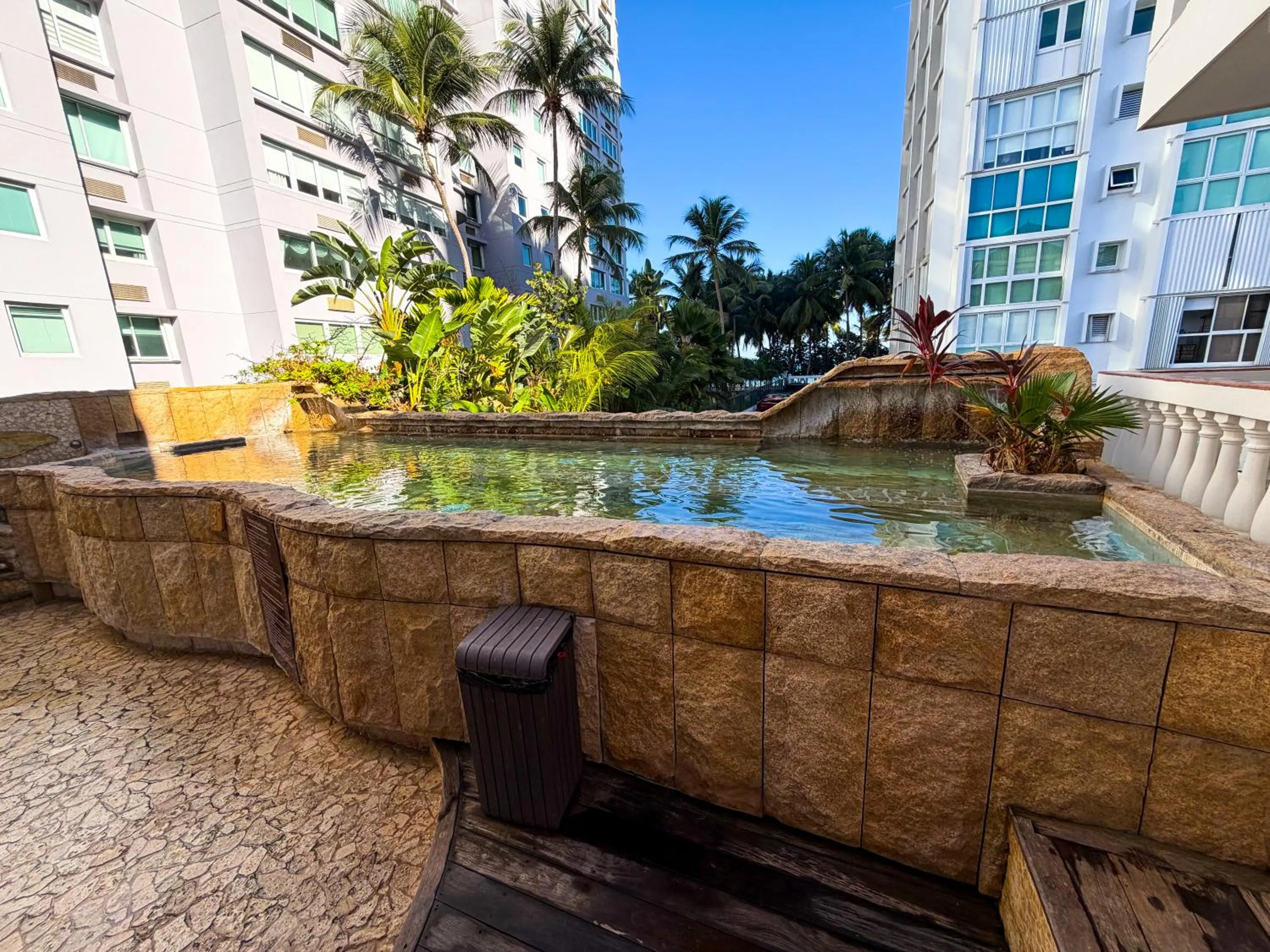 Hot Tub in Acacia Boutique Hotel