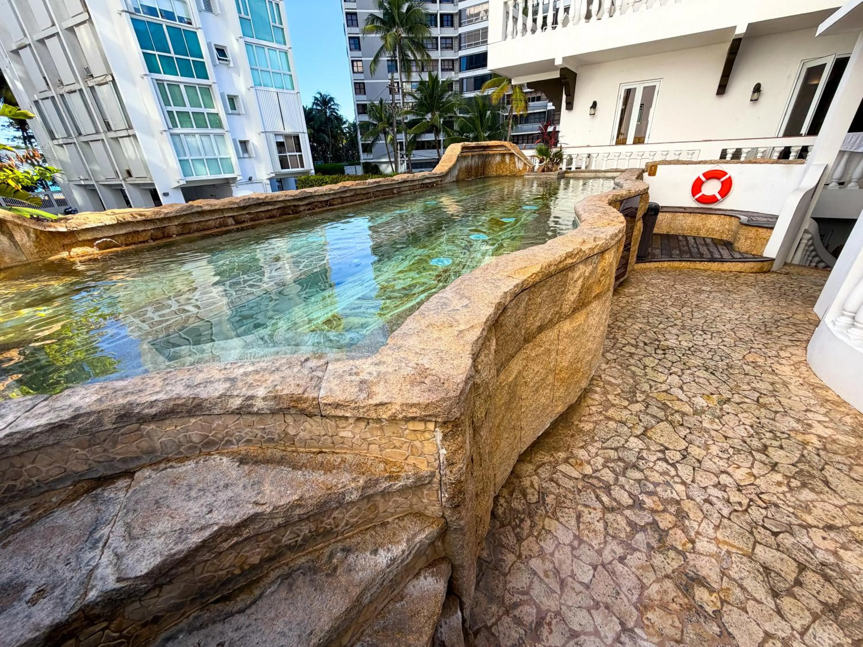 Hot Tub in Acacia Boutique Hotel