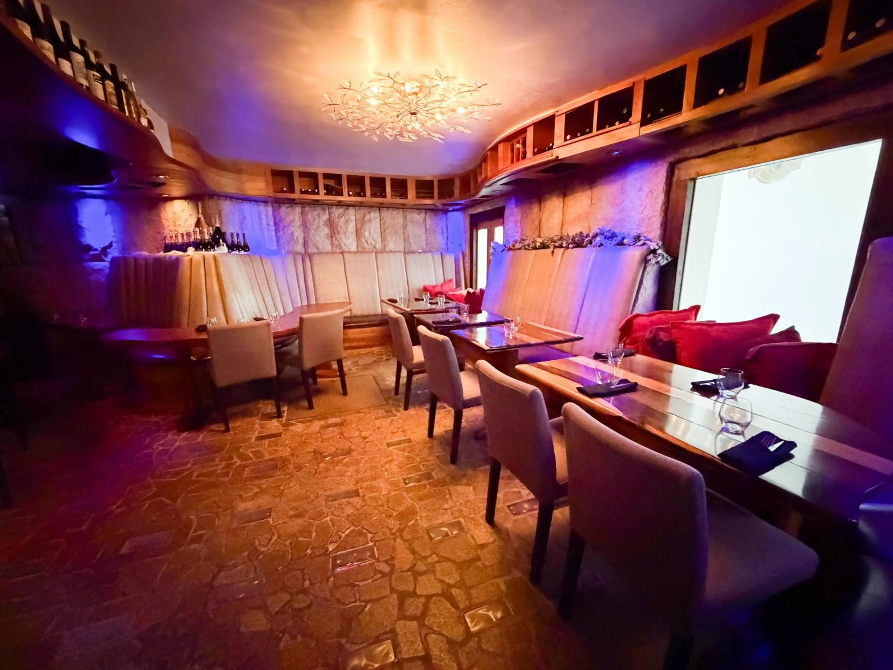 Restaurant/places to eat in Acacia Boutique Hotel