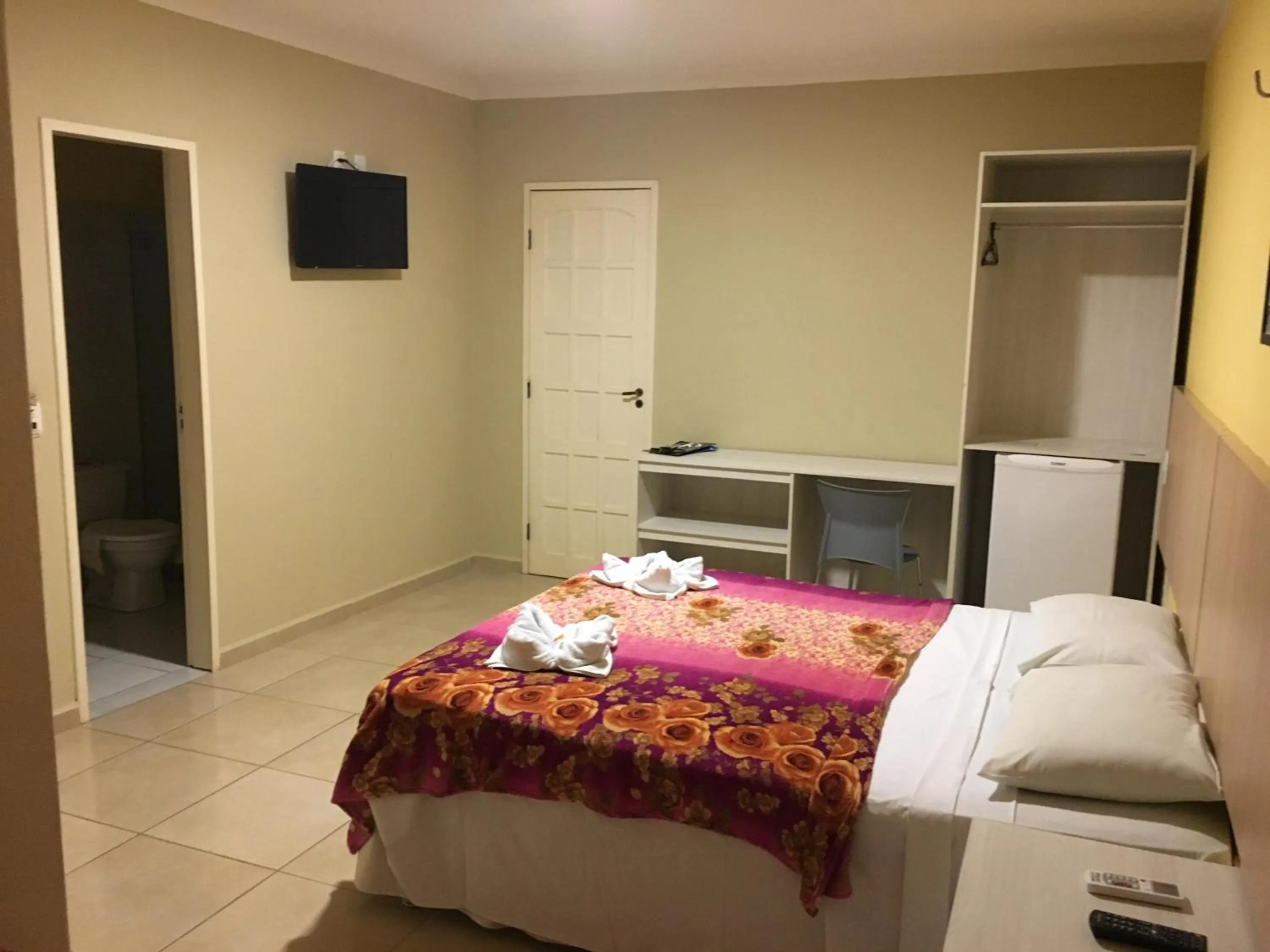 Photo of the whole room, Bed in Hotel Pousada Latitude