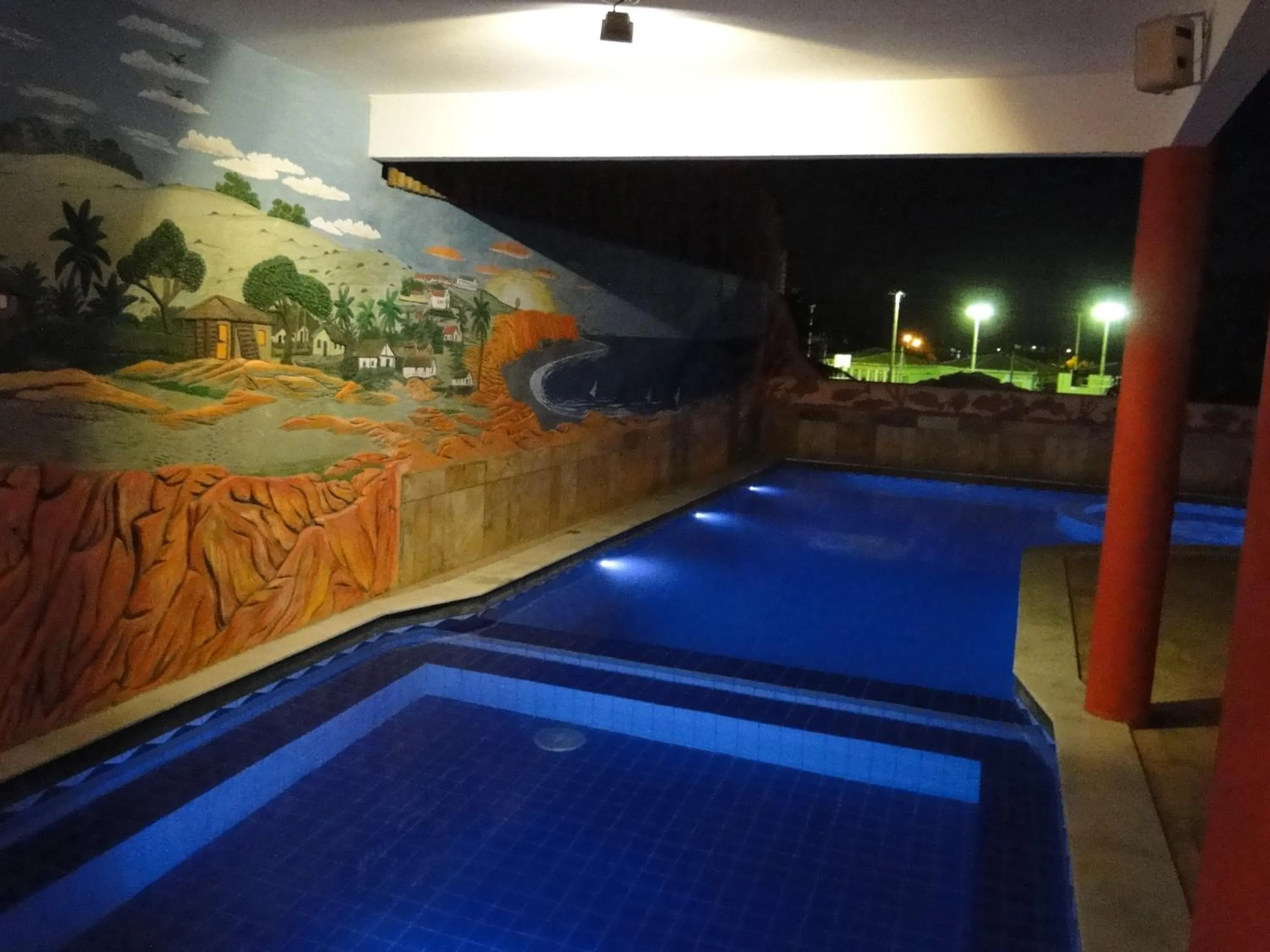 Swimming pool in Hotel Pousada Latitude