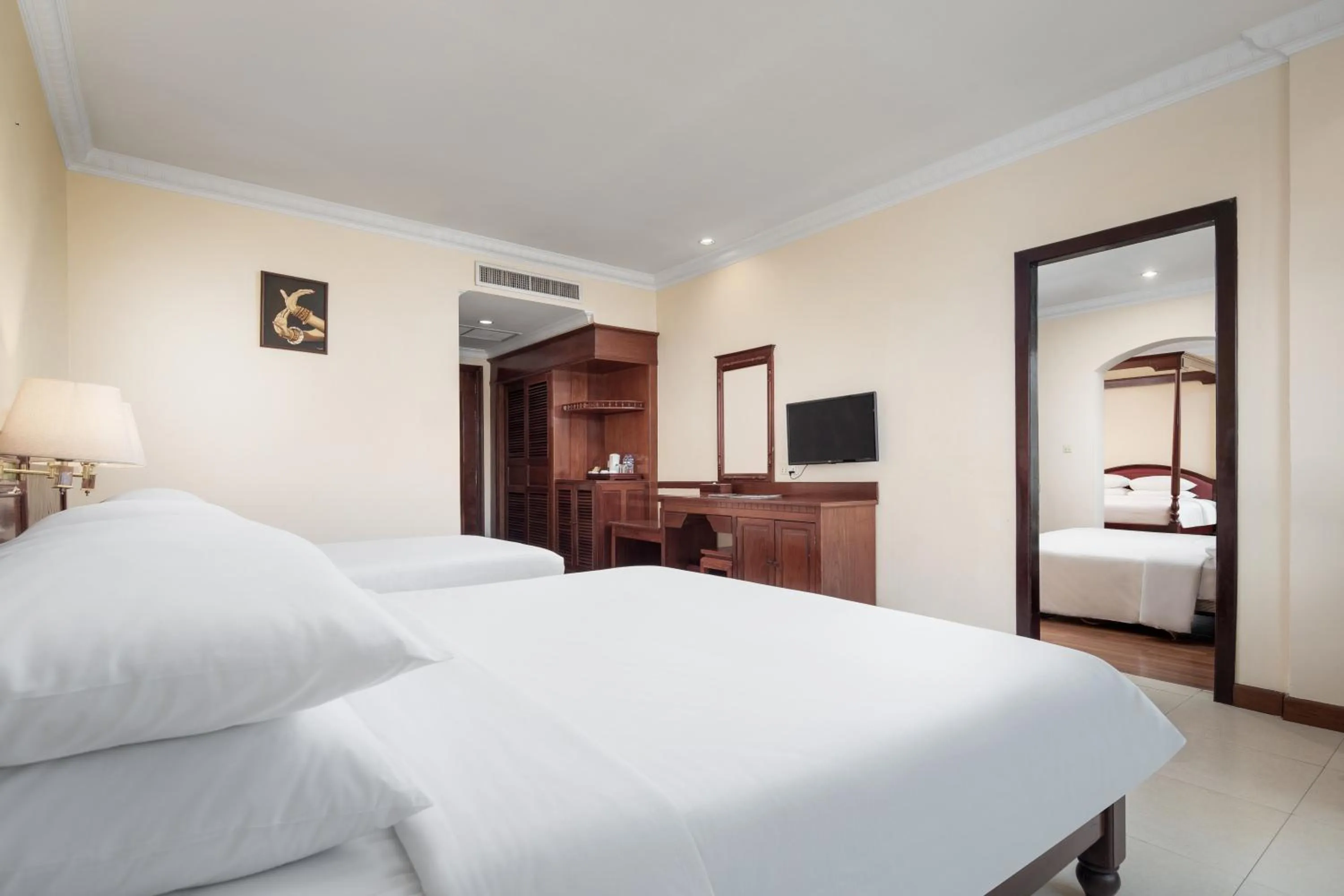 Bedroom, Bed in Angkor Holiday Hotel