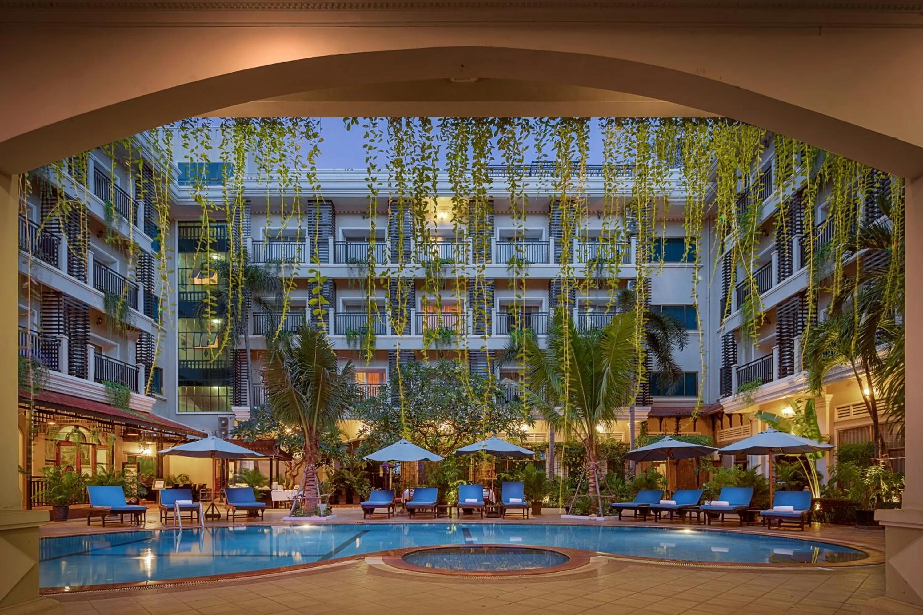 Swimming pool in Angkor Holiday Hotel
