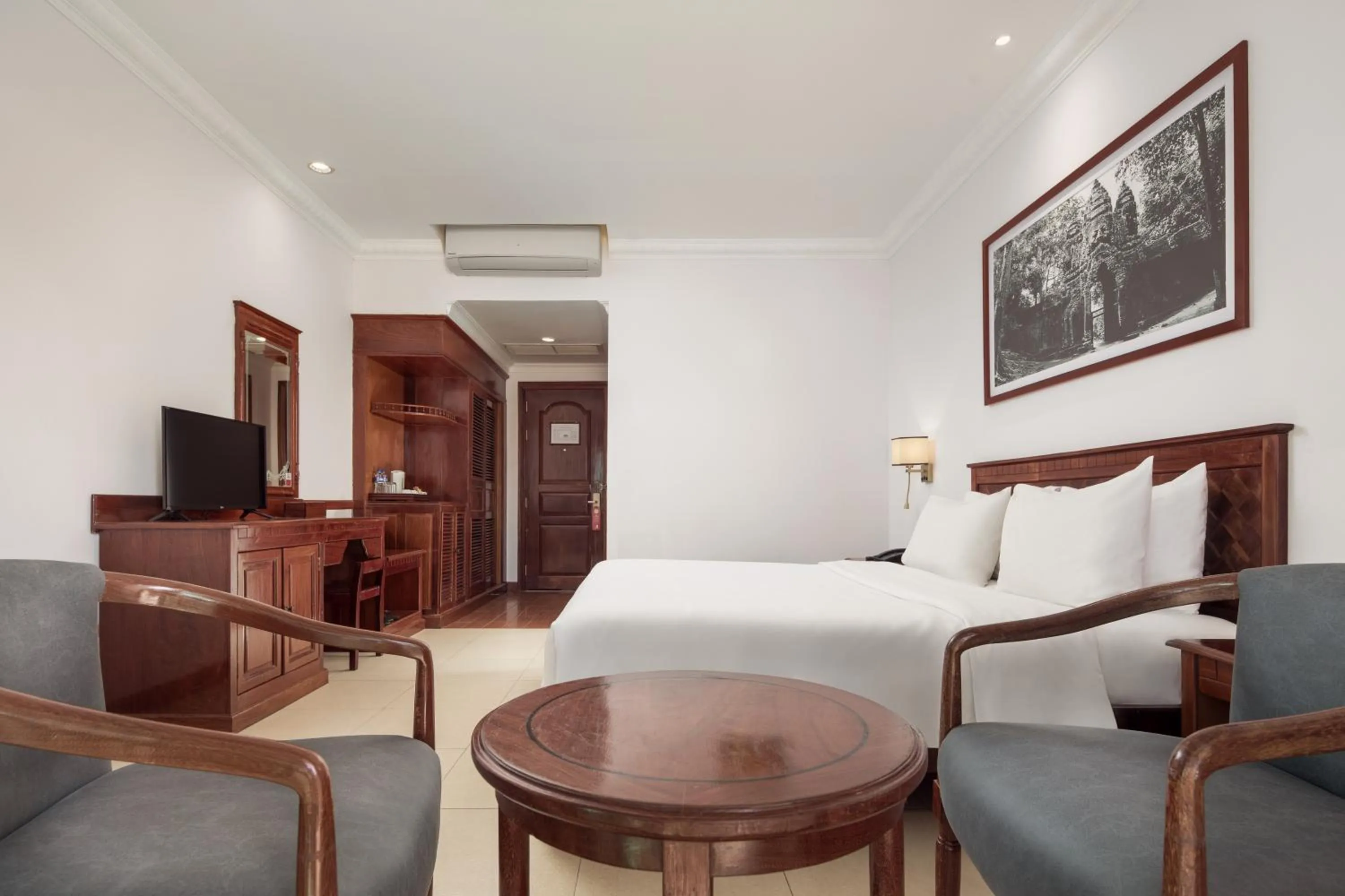 Bedroom in Angkor Holiday Hotel