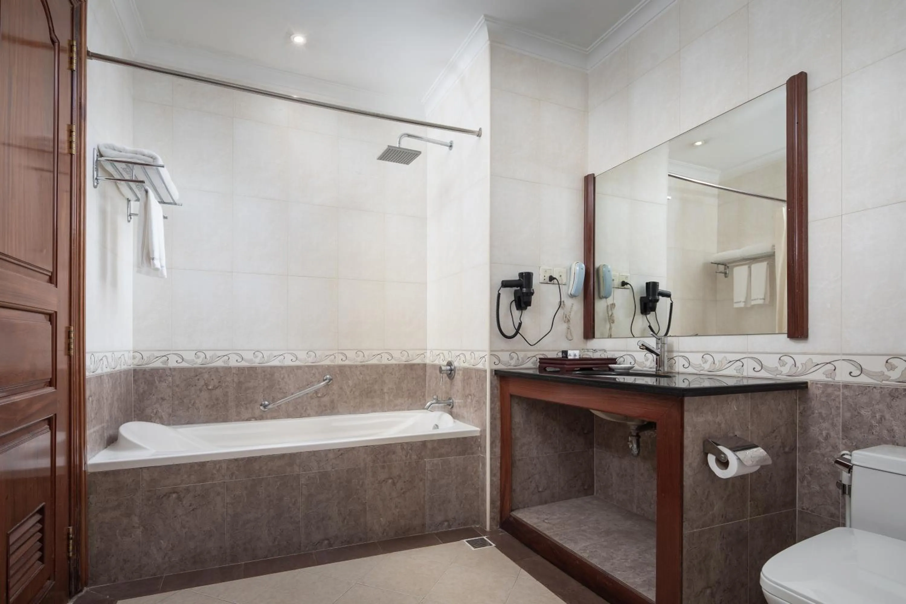 Bath in Angkor Holiday Hotel