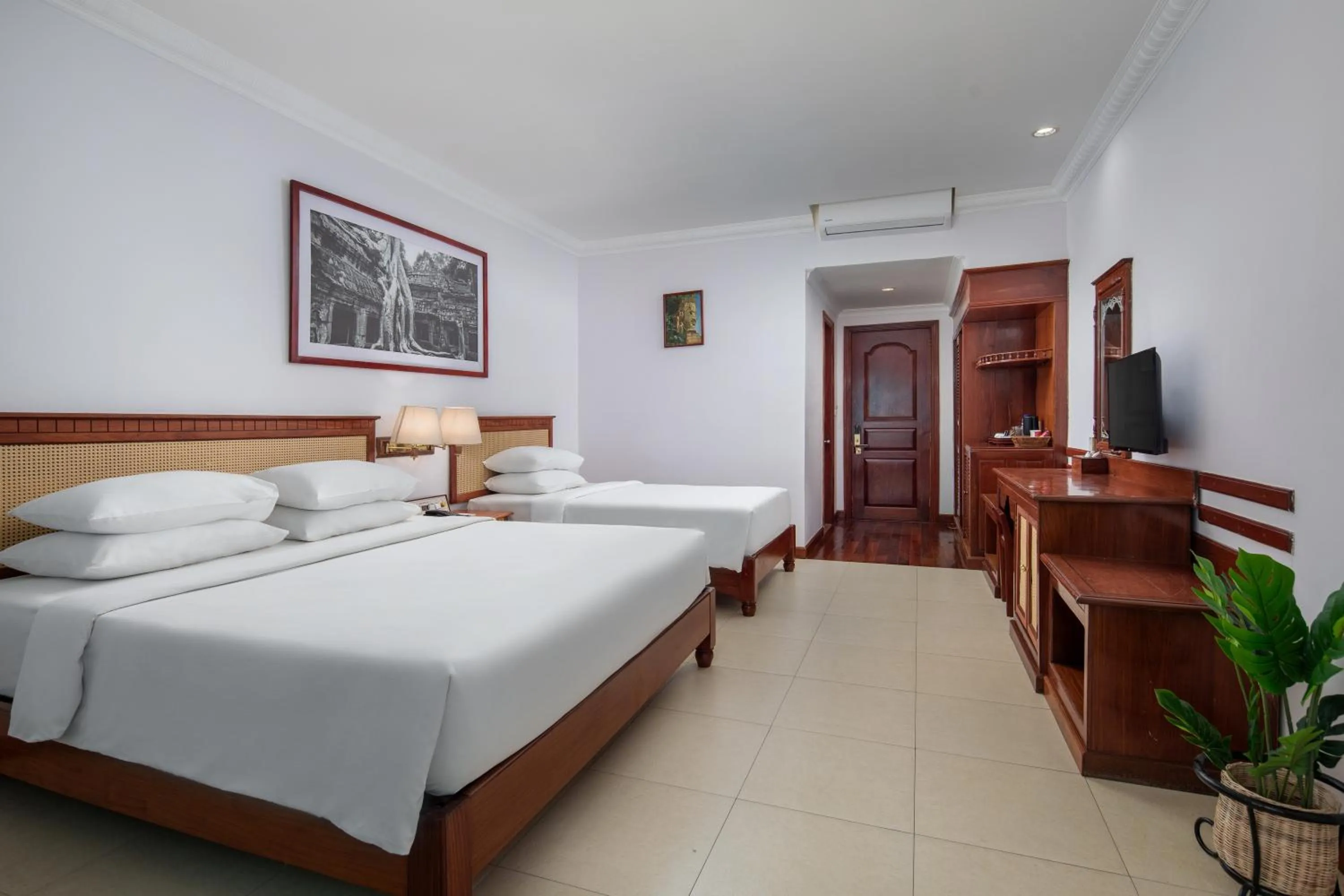 Bed in Baitong Heritage Hotel