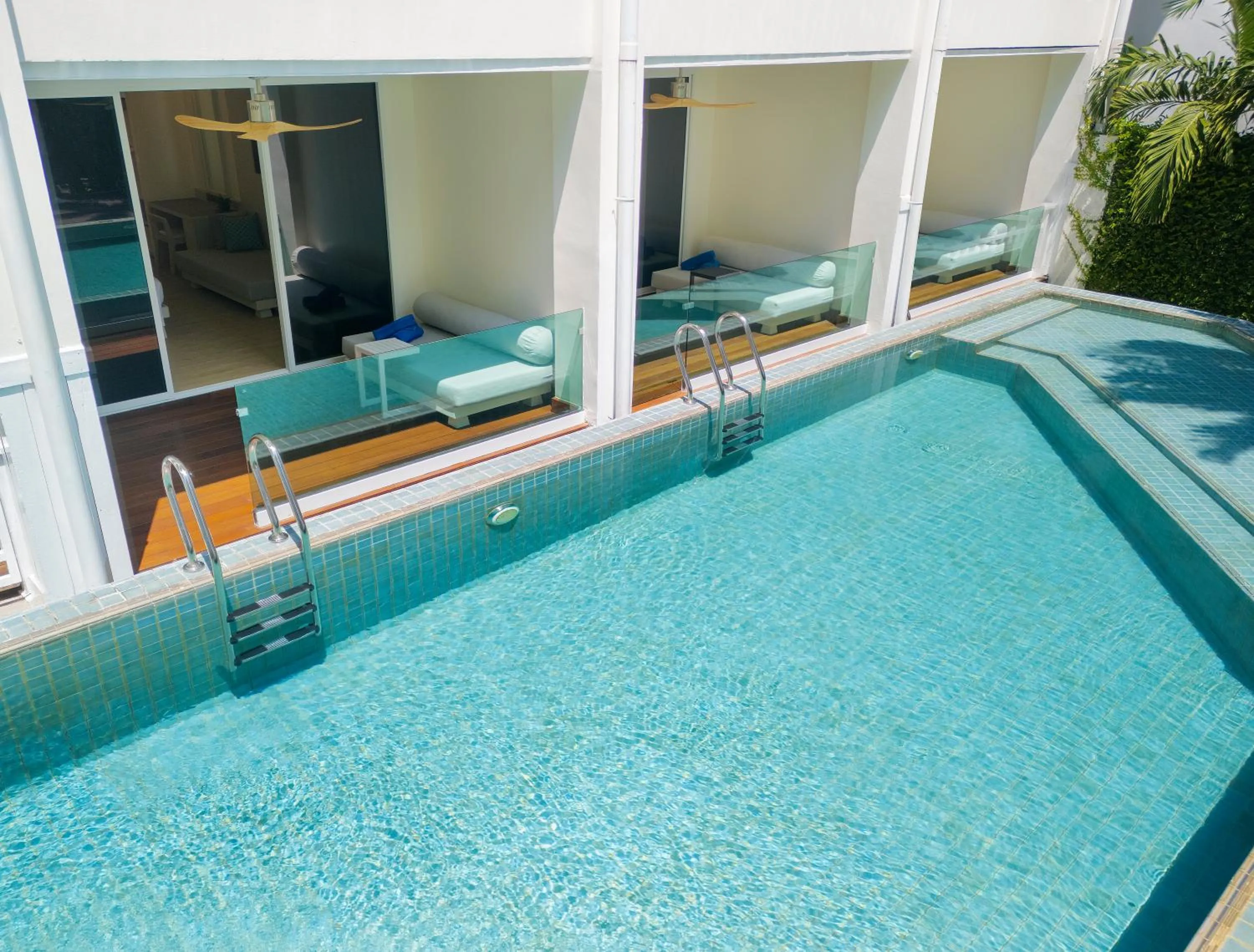 Swimming pool in Pullman Pattaya Hotel G