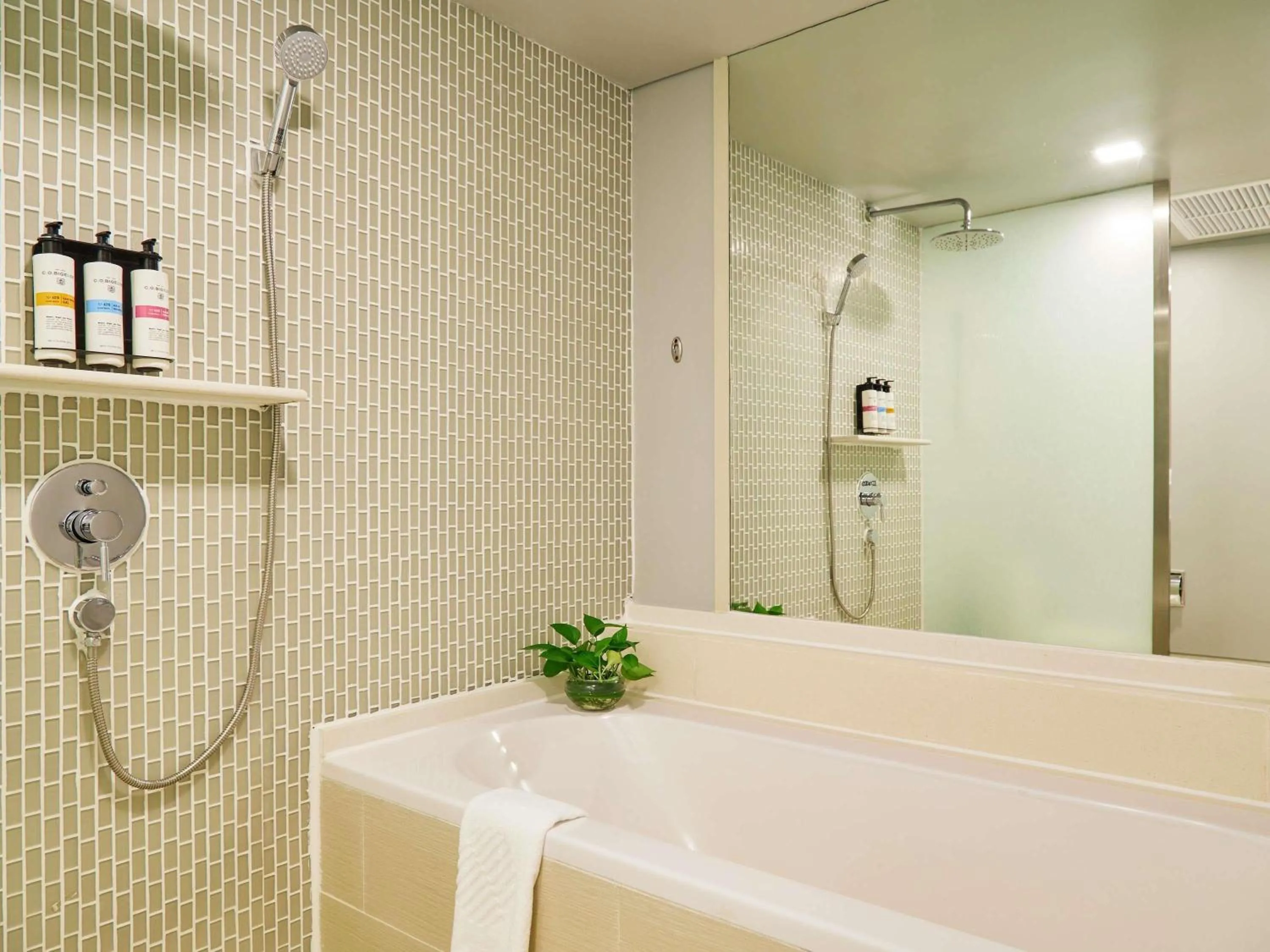 Bedroom in Pullman Pattaya Hotel G