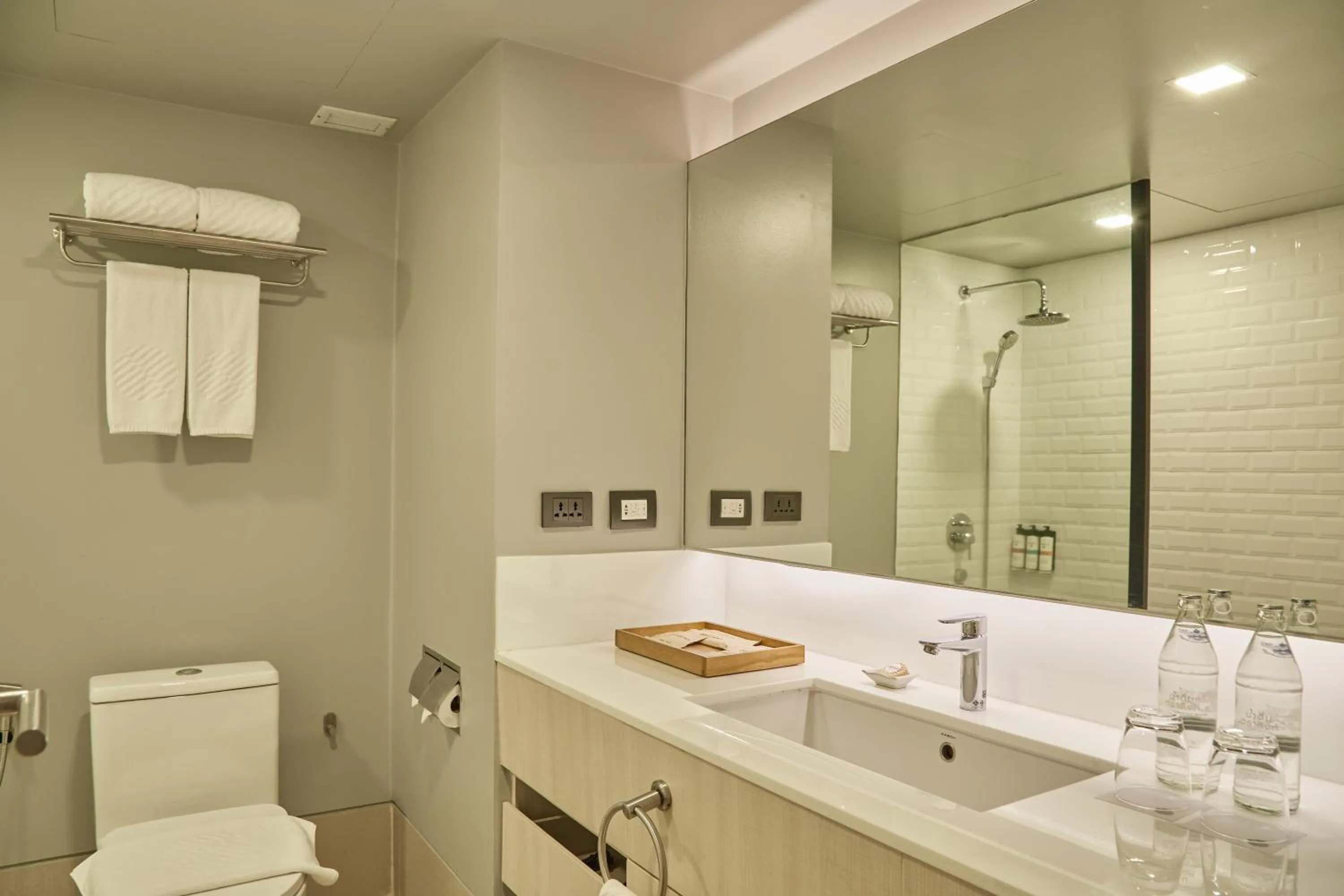 Premium Room with Two Single Beds in Pullman Pattaya Hotel G