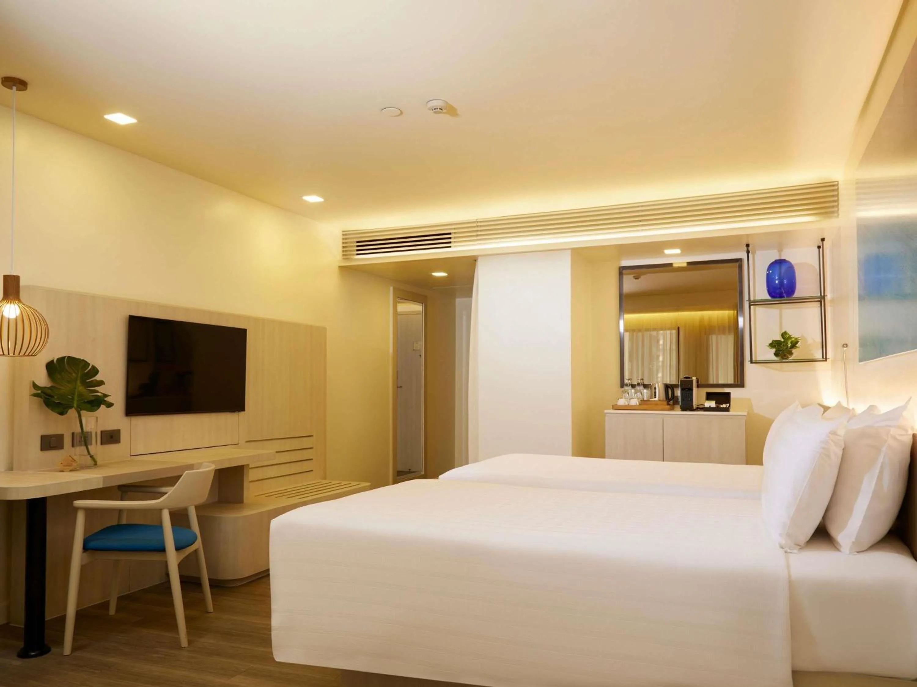 Bedroom, Bed in Pullman Pattaya Hotel G