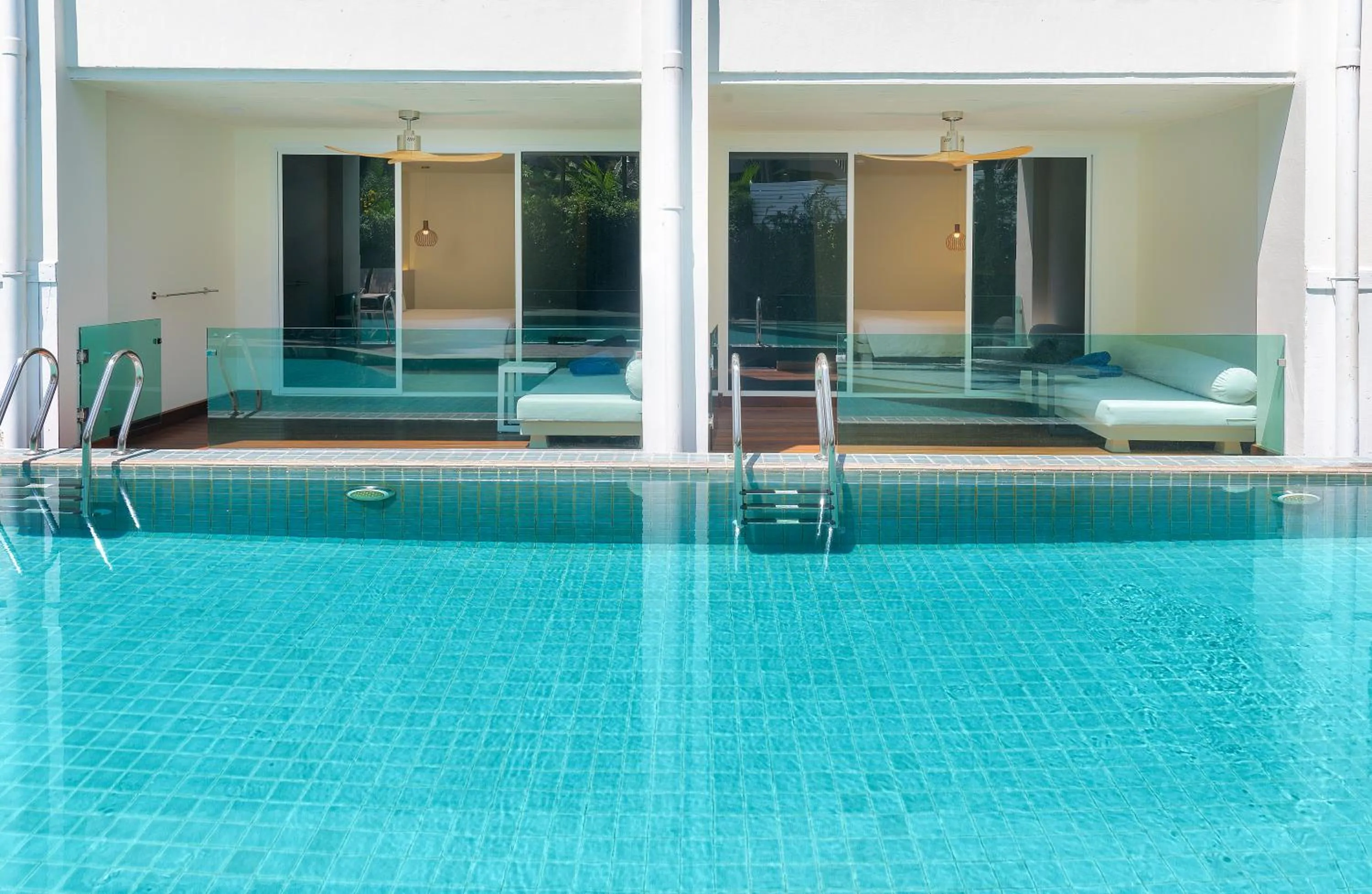 Swimming pool in Pullman Pattaya Hotel G